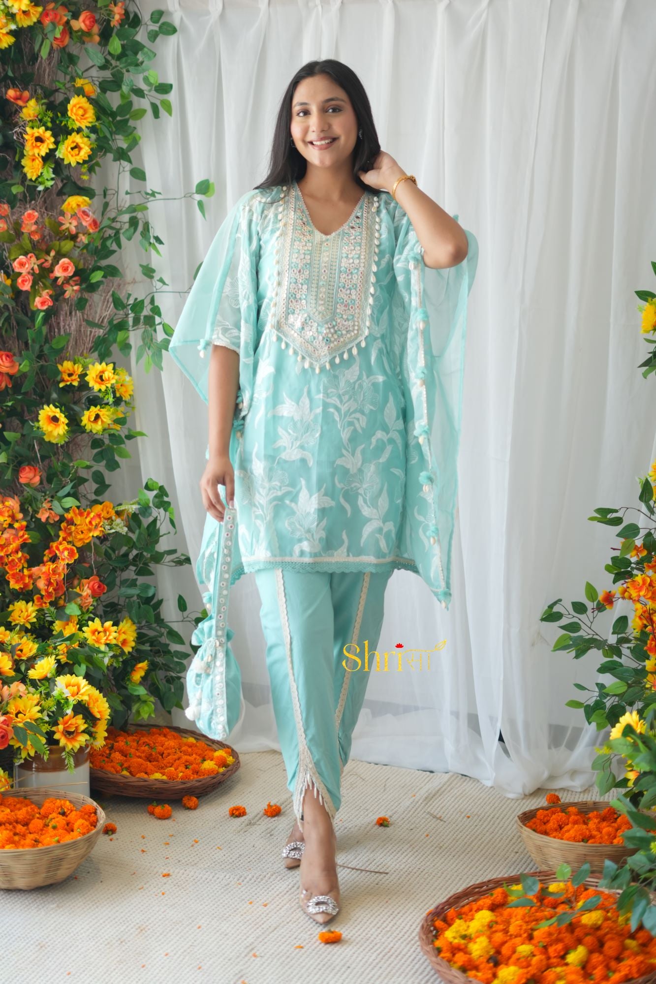 Aleeza Firozi Kaftan Set