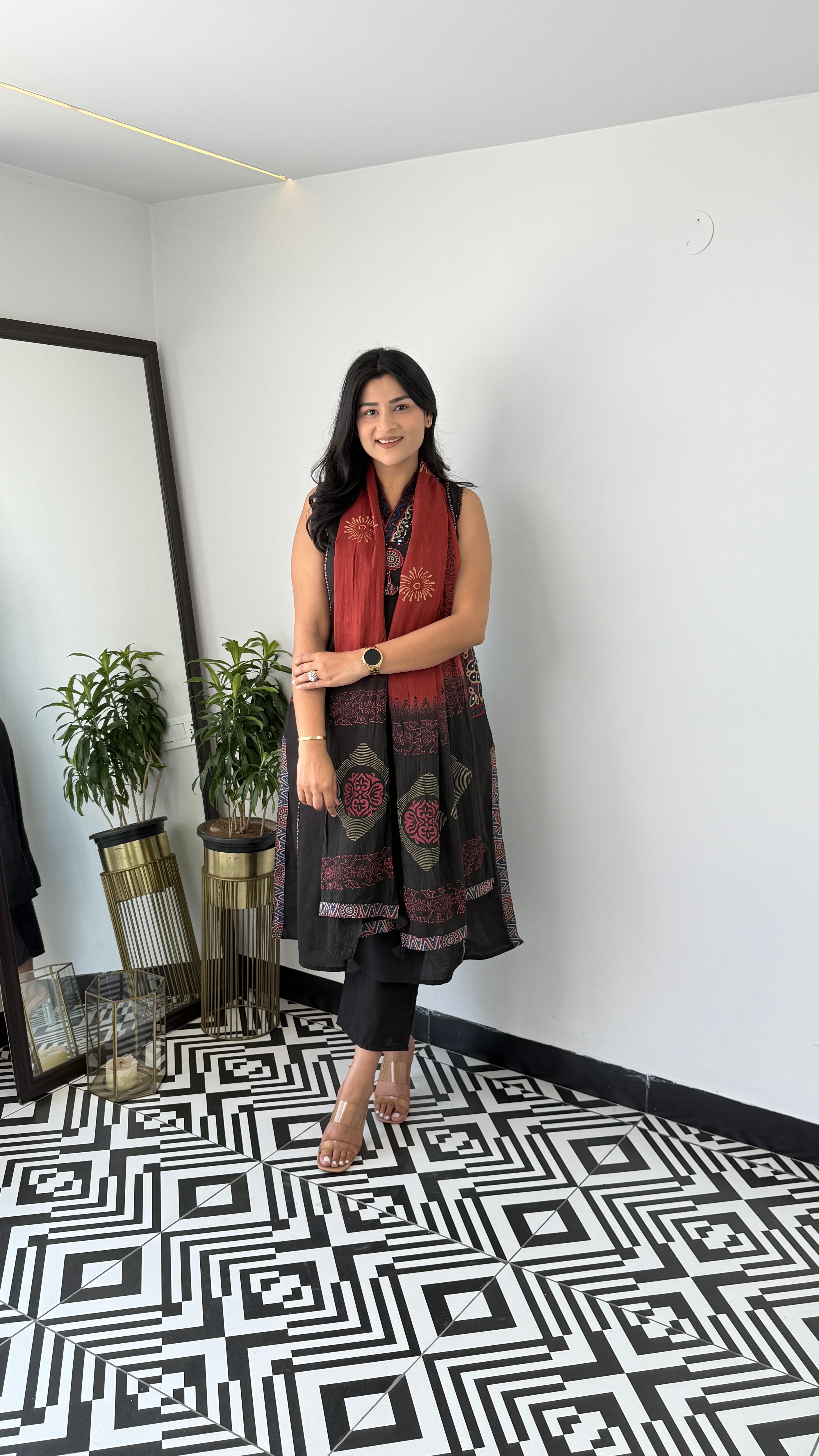 Tara Black Cutsleeve Suit Set 