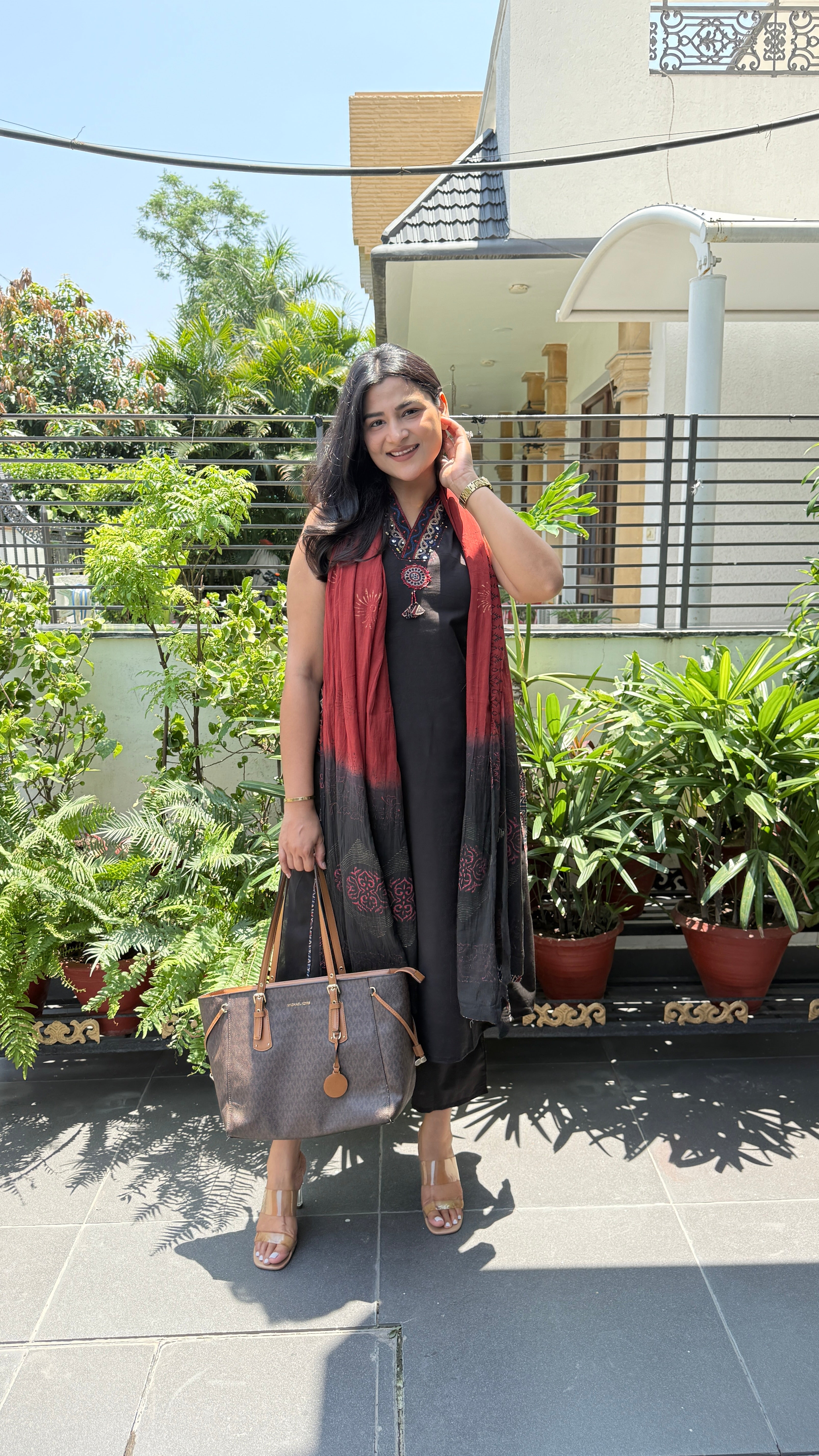 Tara Black Cutsleeve Suit Set 