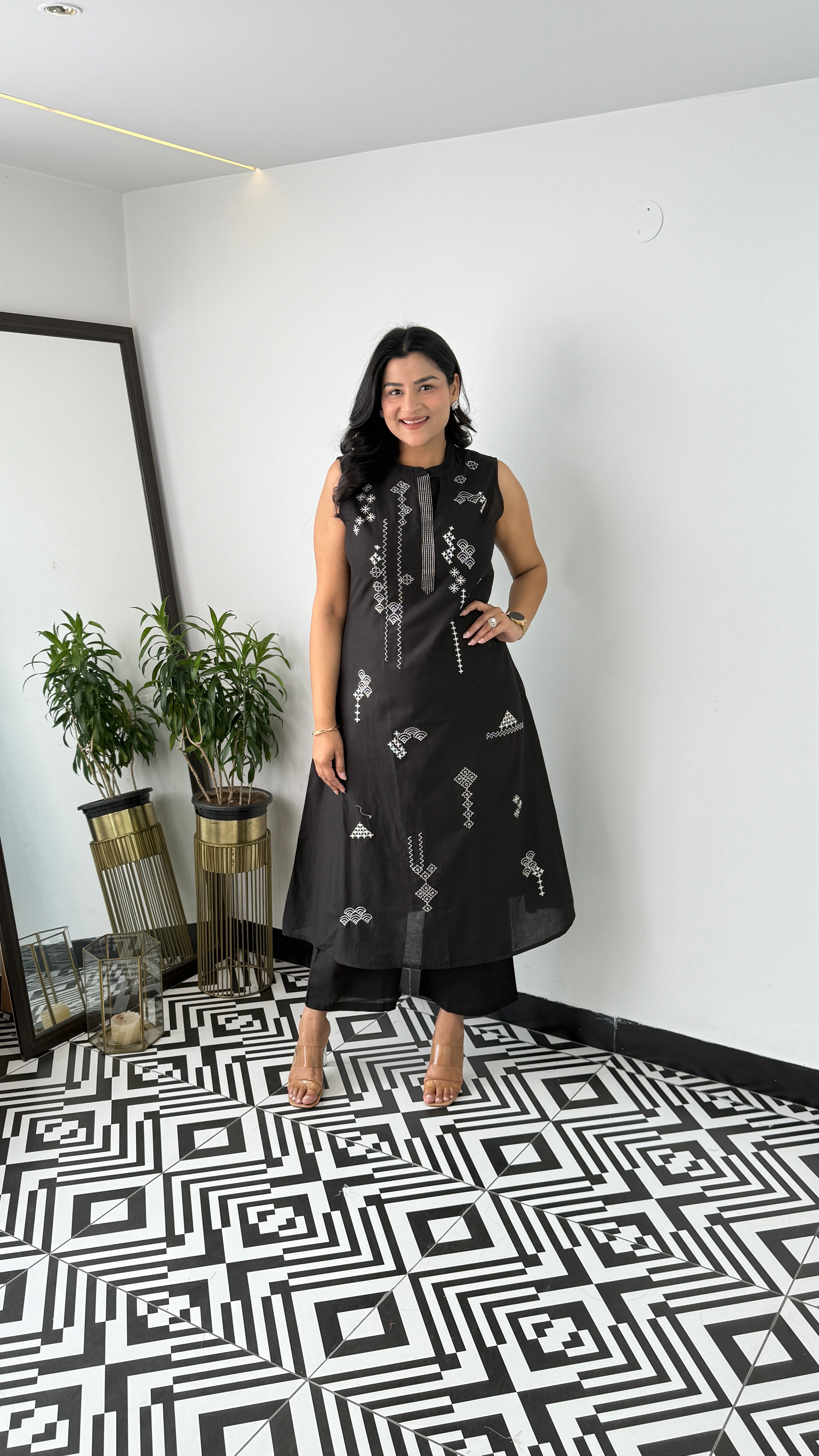 ⁠Sleeveless Black Wifi Kurta Pants