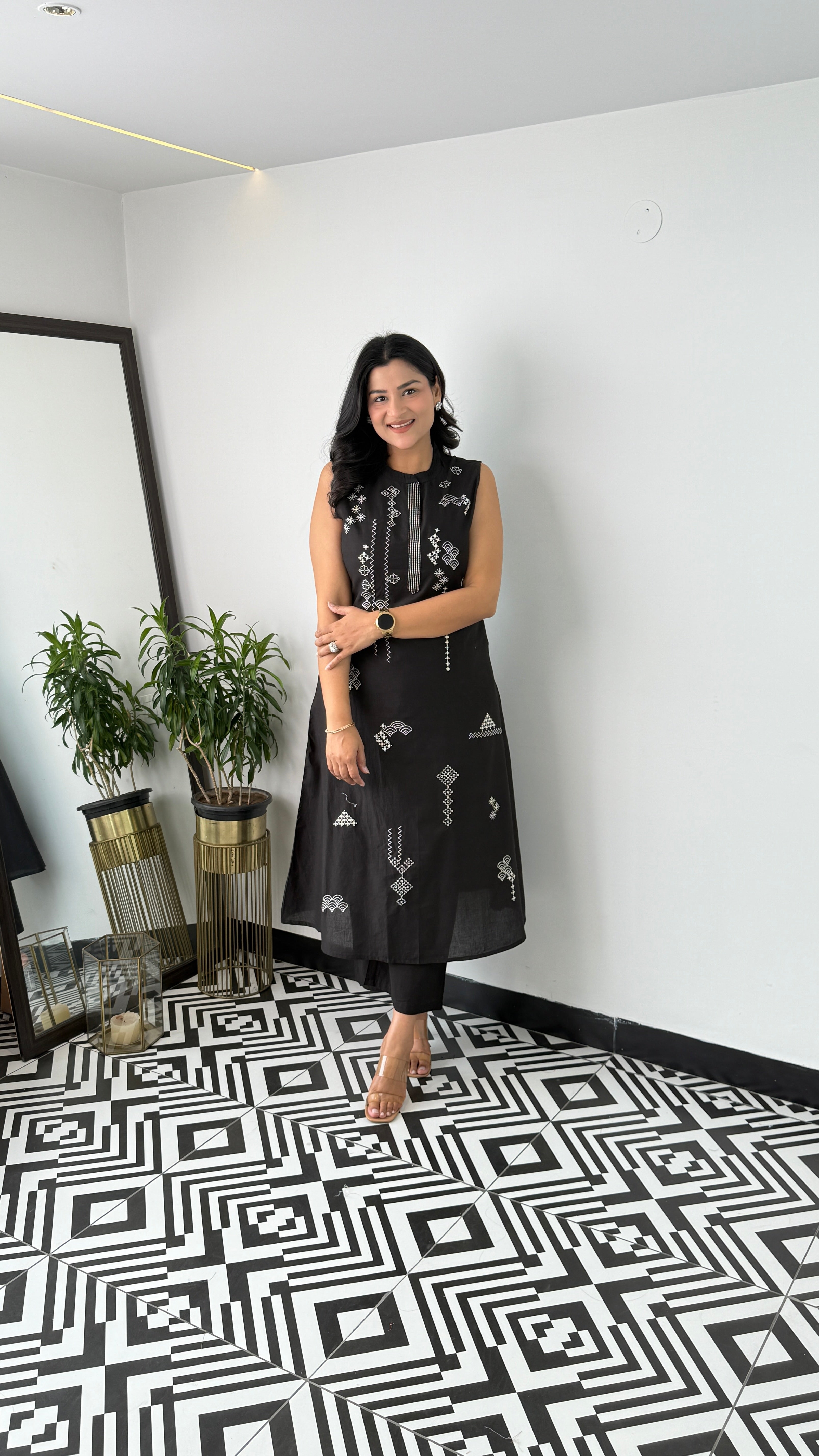 ⁠Sleeveless Black Wifi Kurta Pants