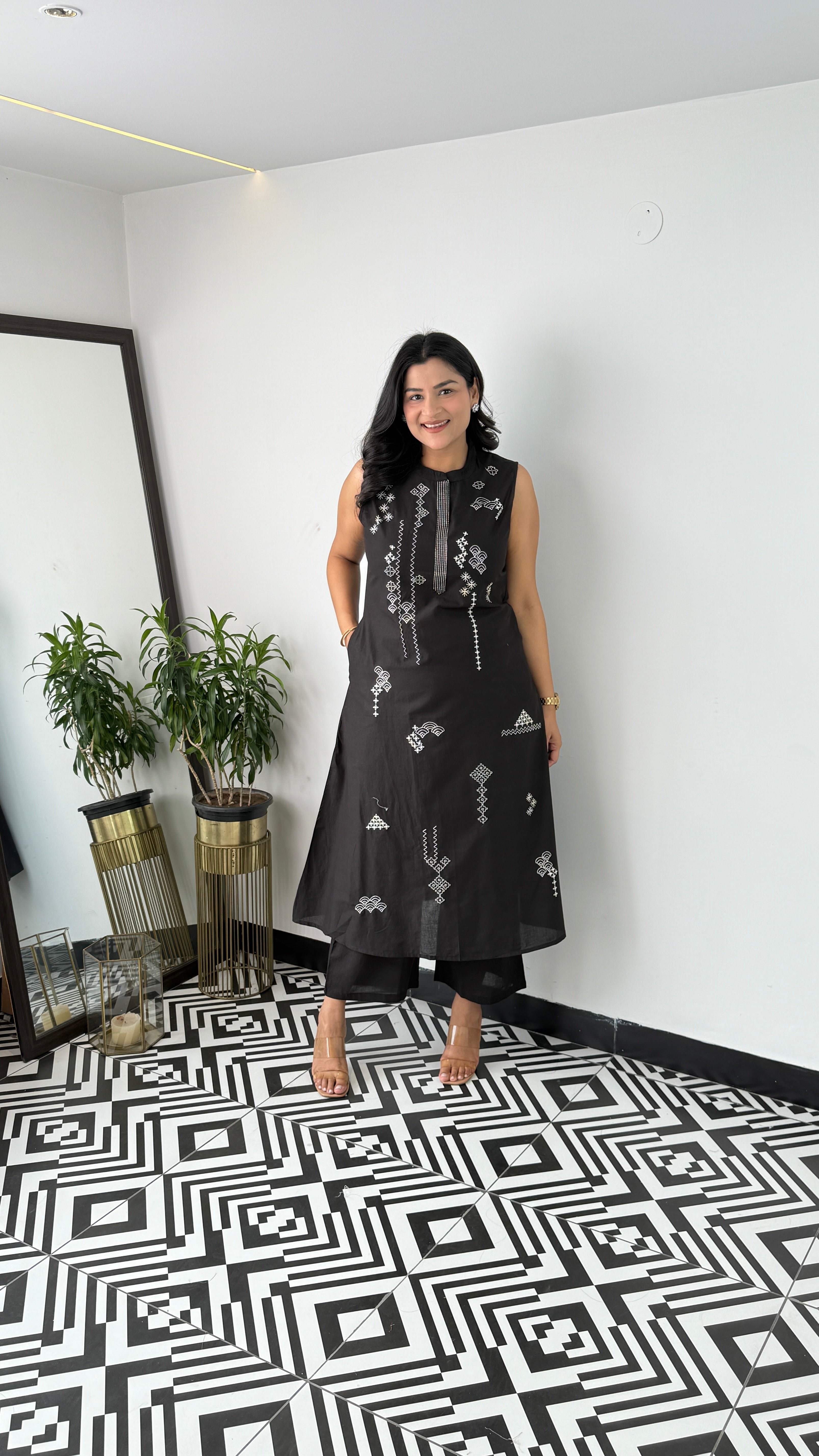 ⁠Sleeveless Black Wifi Kurta Pants