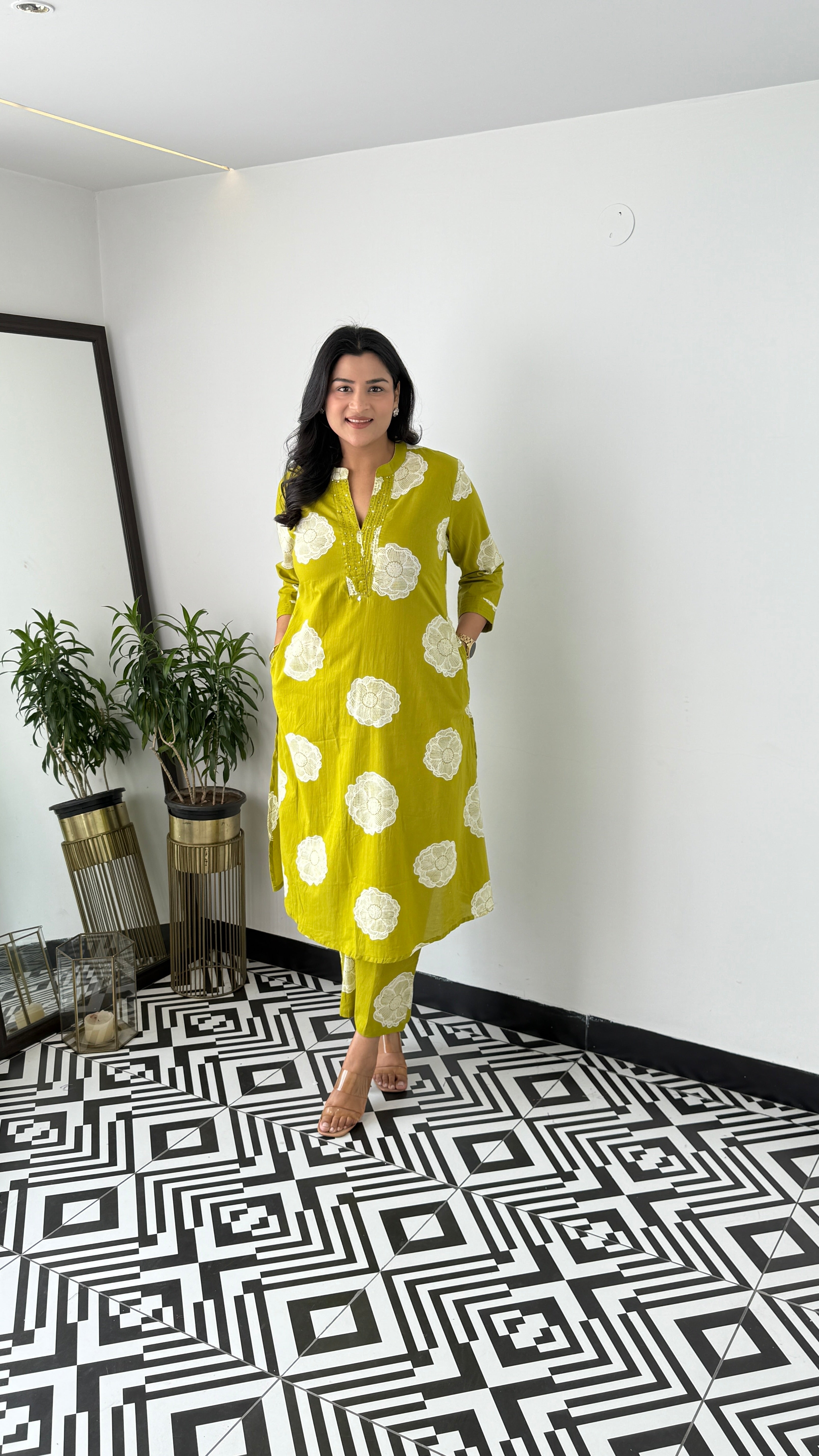 Charming Green Flower Kurta Pants 