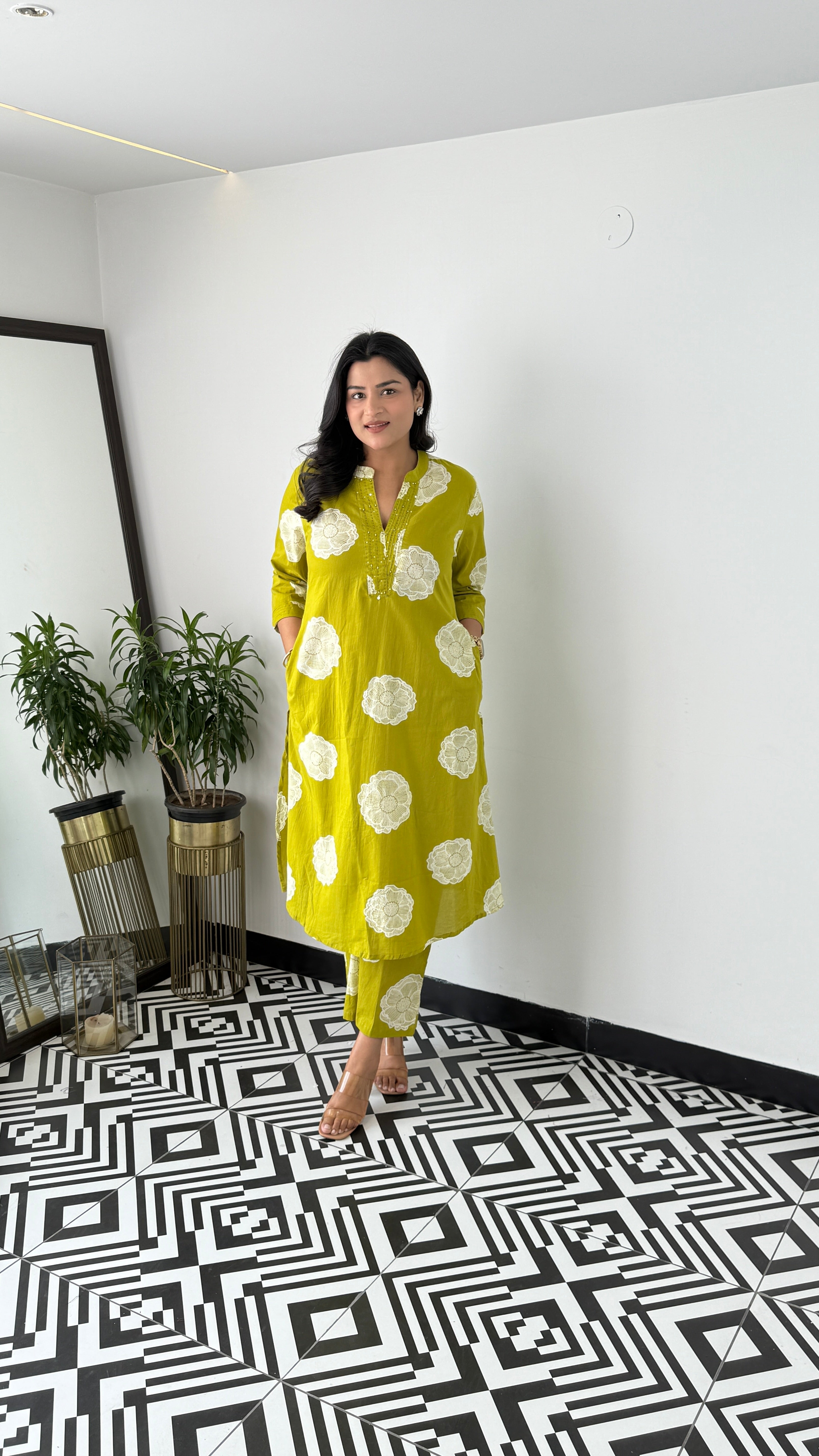 Charming Green Flower Kurta Pants 