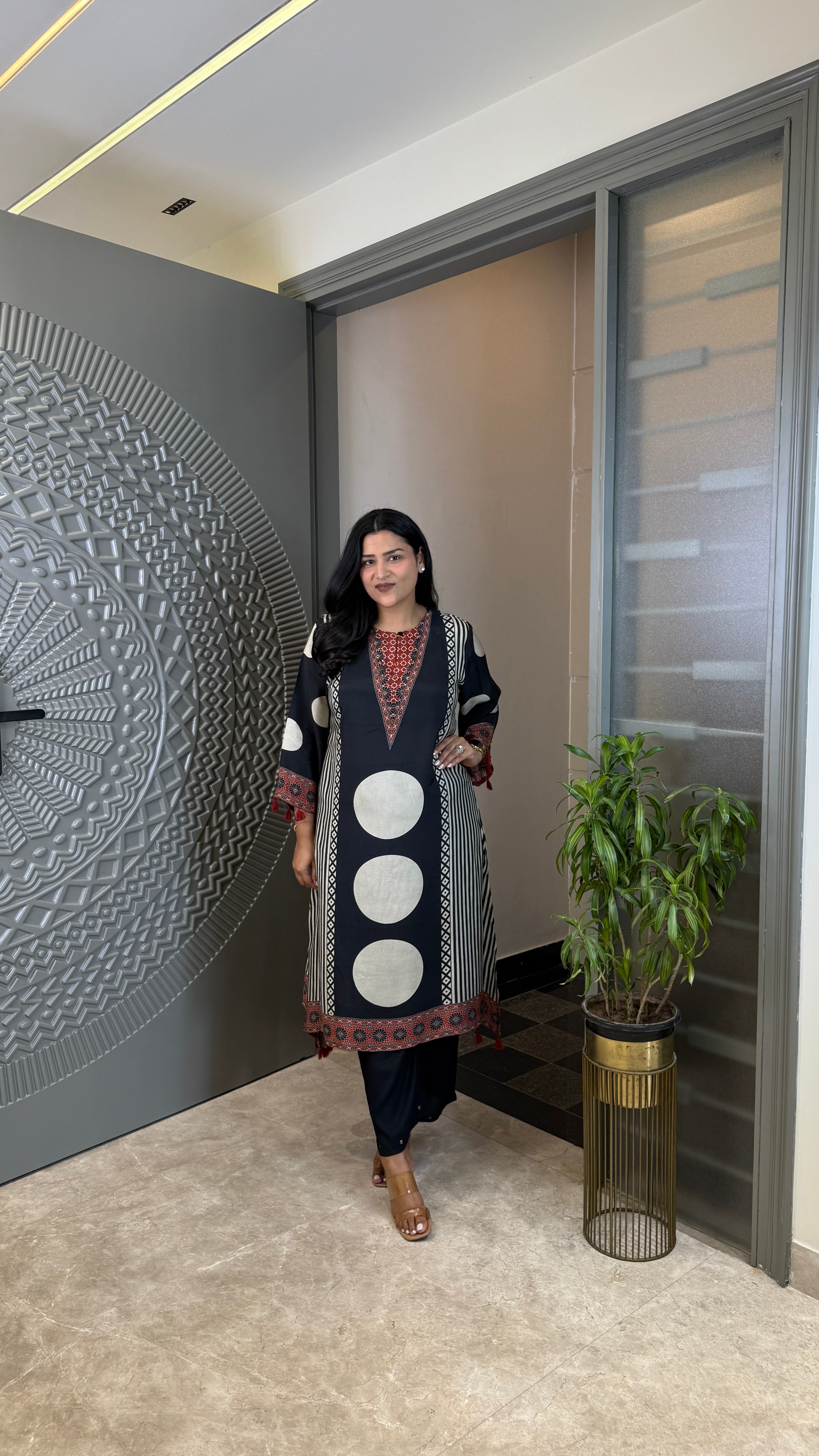 Pure Muslin Black & Red Circles Kurta Pants shrisa.in