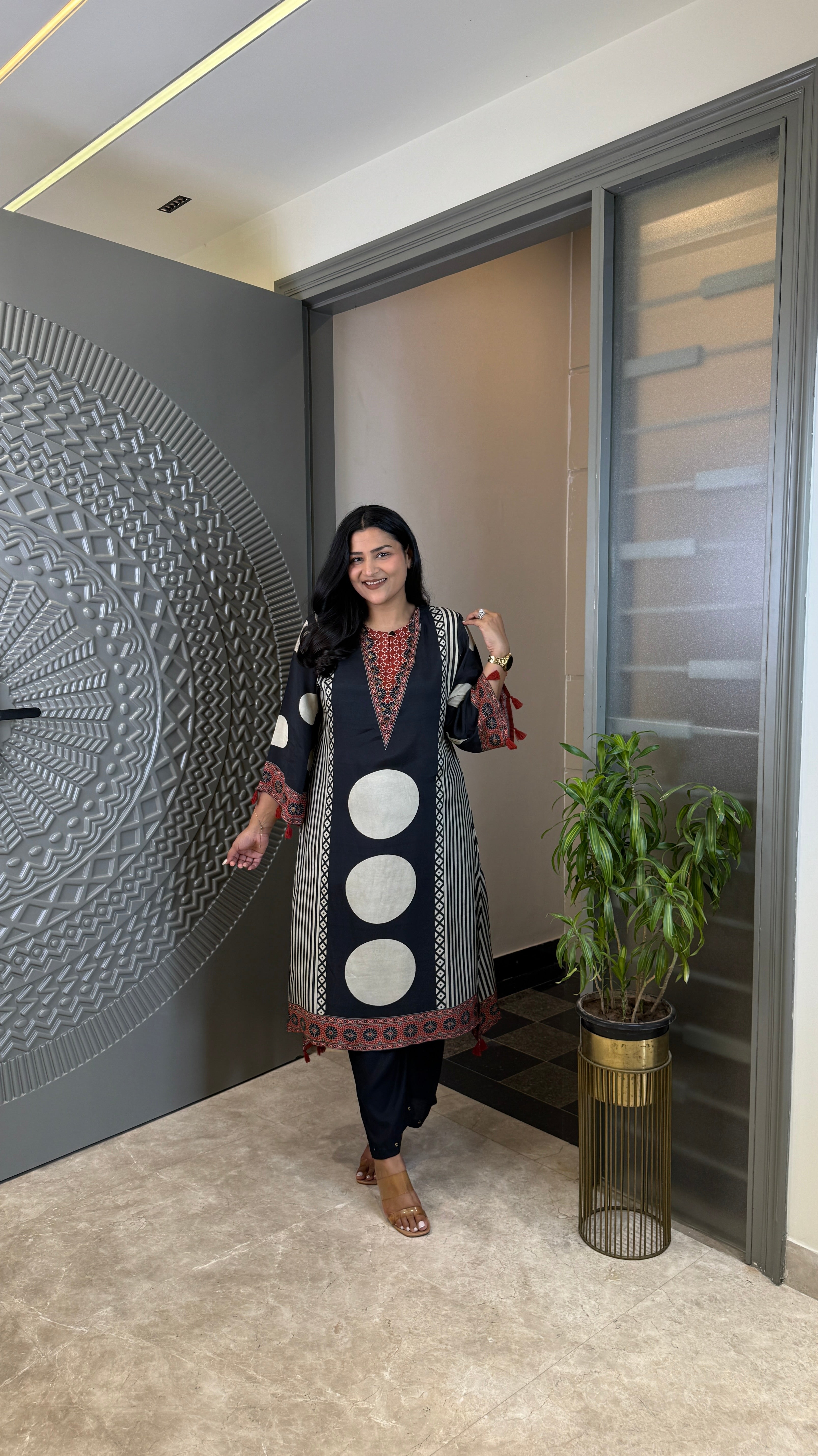 Pure Muslin Black & Red Circles Kurta Pants shrisa.in