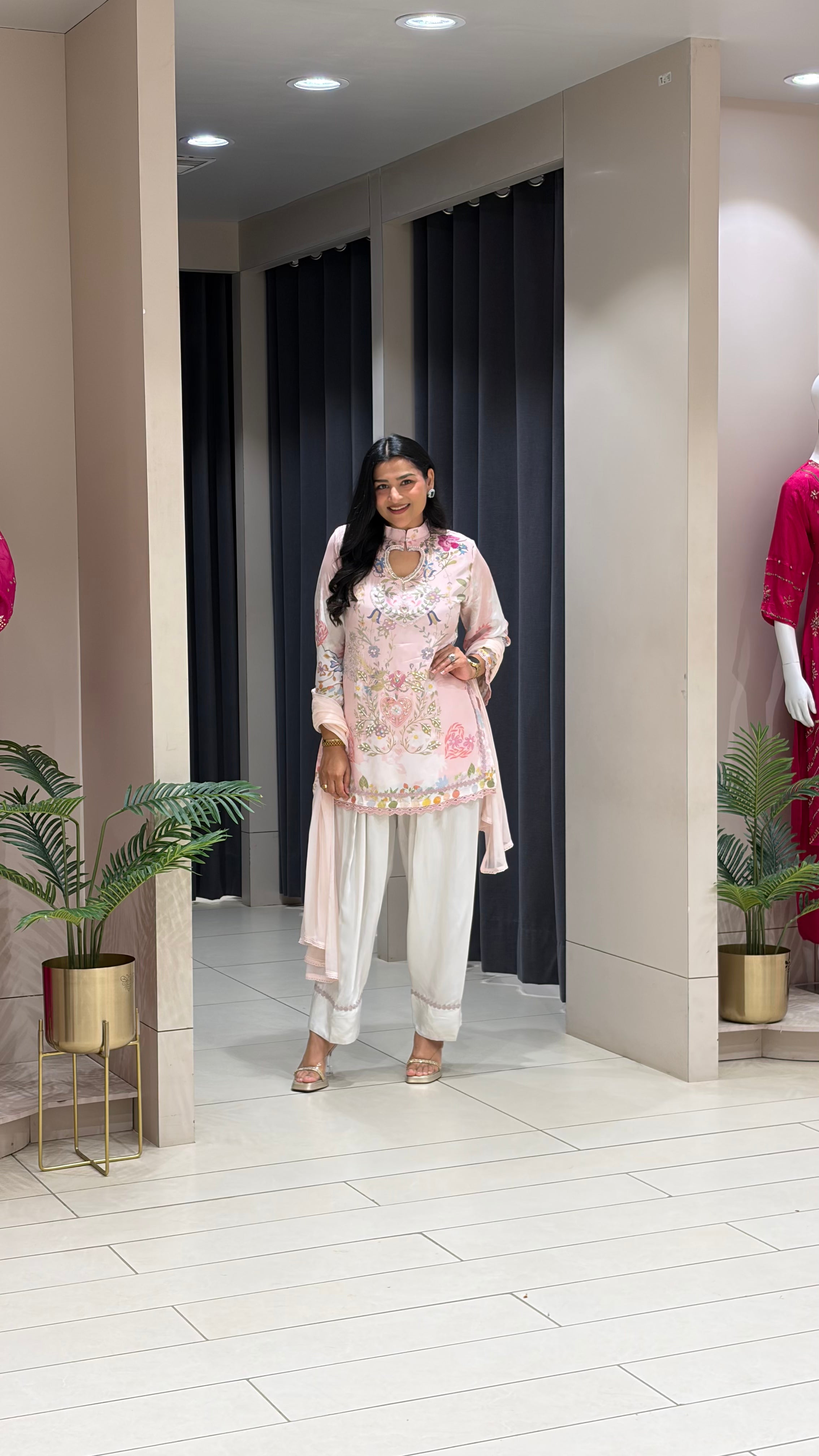 Mirza Pearl Farshi Set shrisa.in
