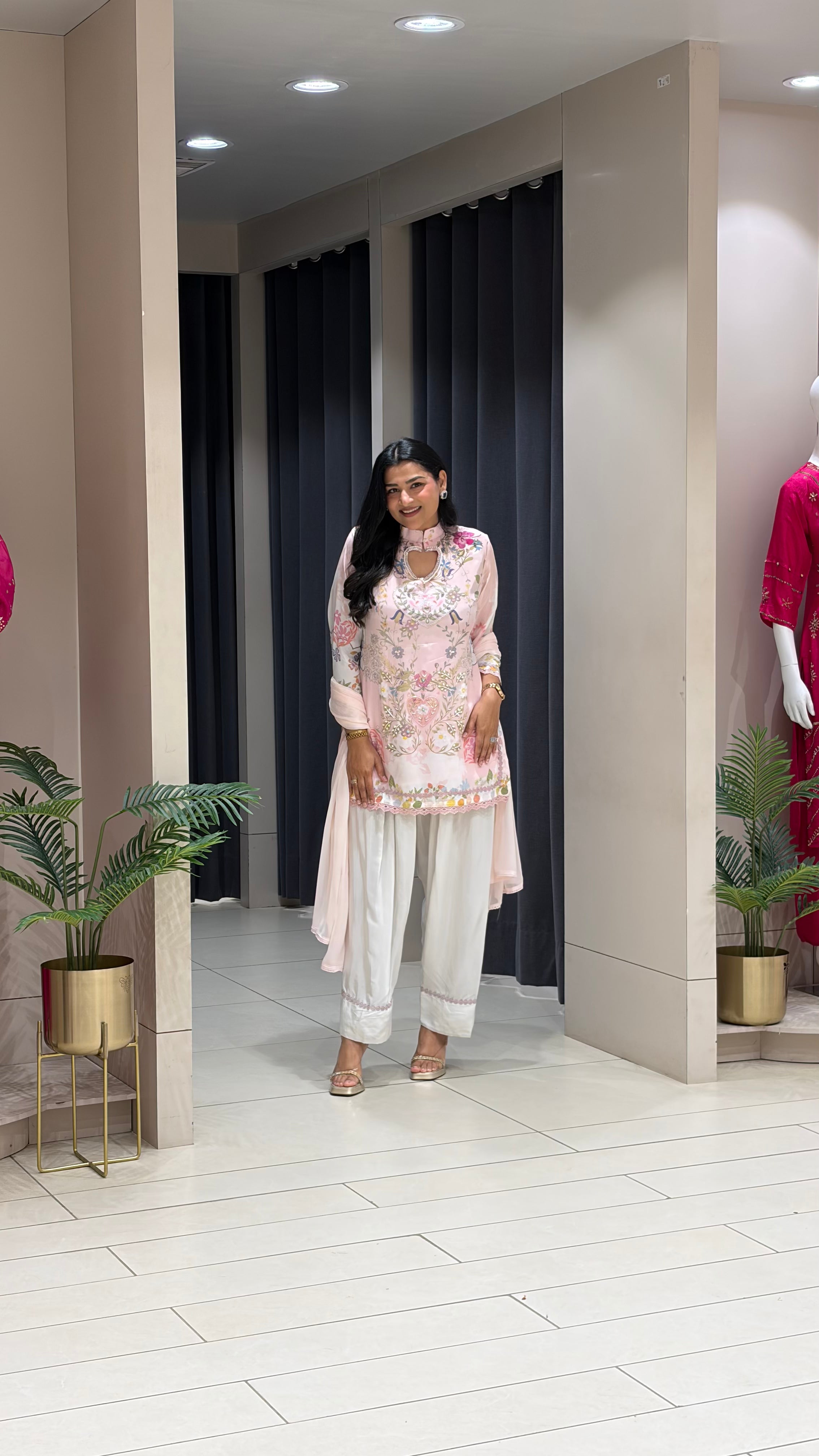 Mirza Pearl Farshi Set shrisa.in