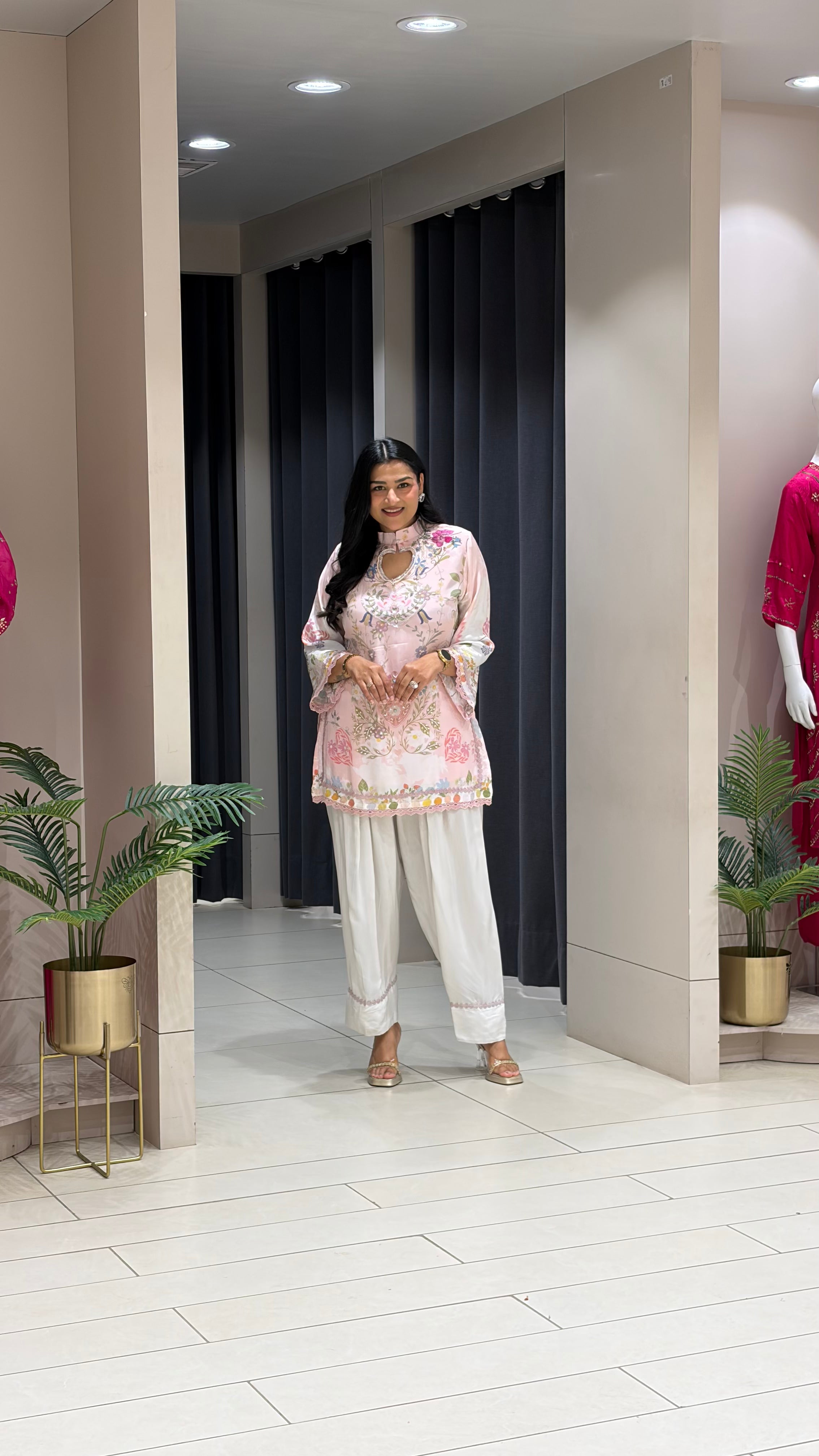Mirza Pearl Farshi Set shrisa.in
