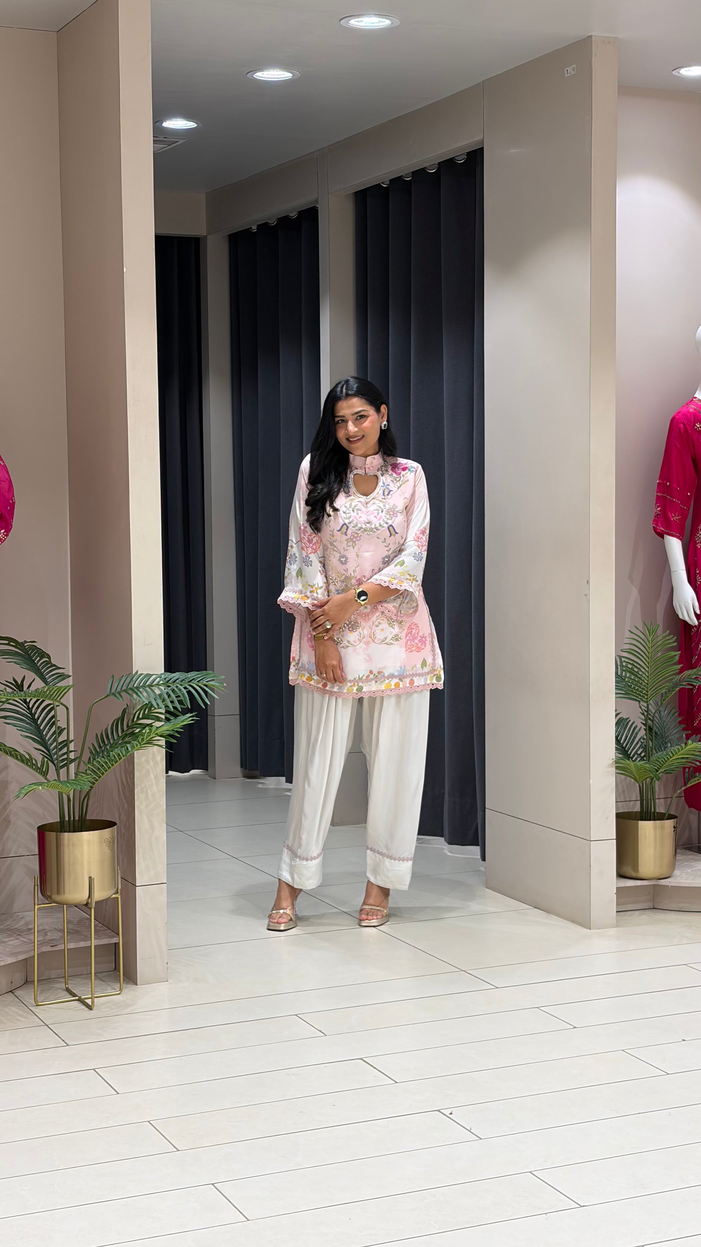 Mirza Pearl Farshi Set shrisa.in