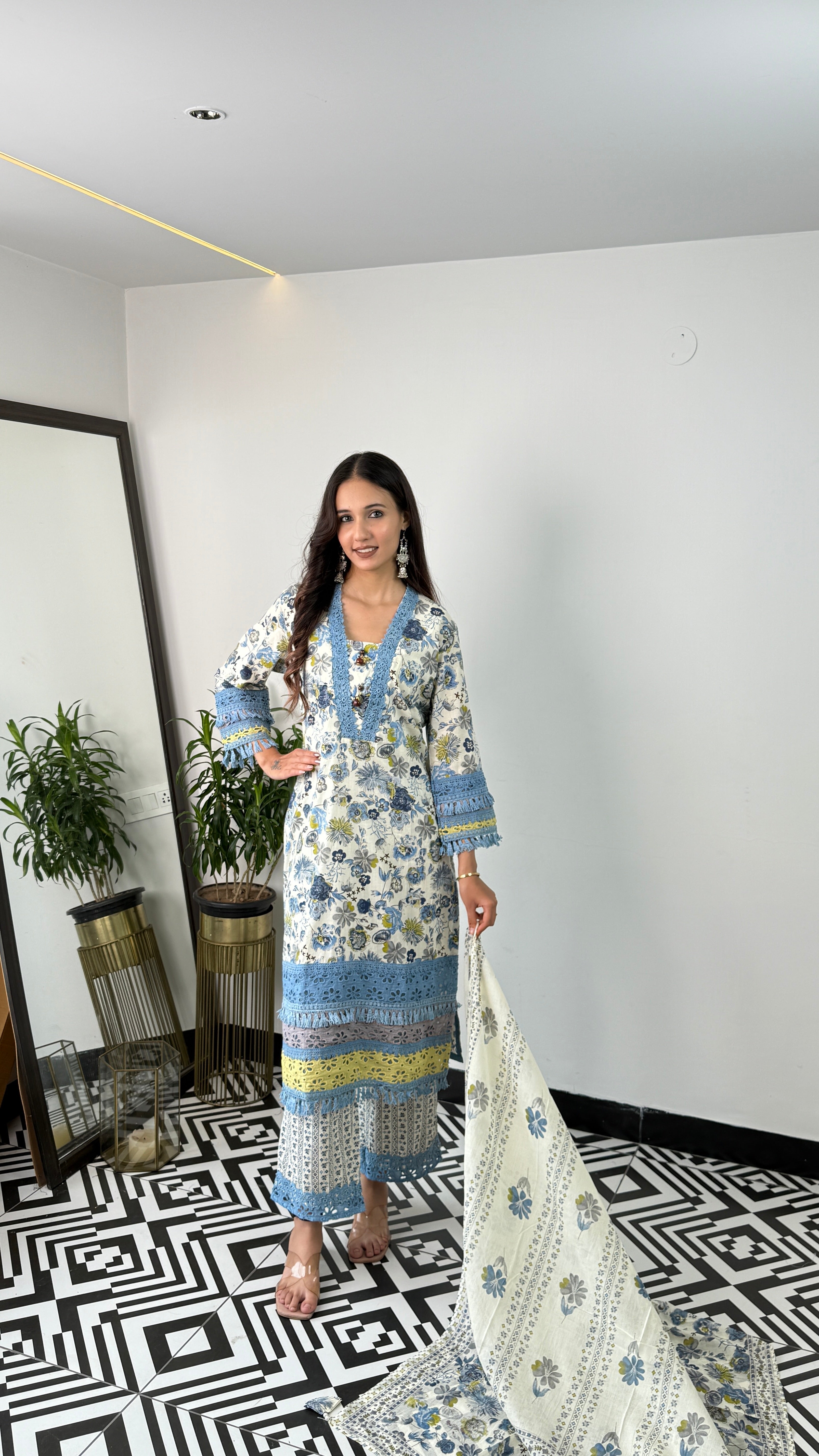 White & Blue Lacework Suit Set