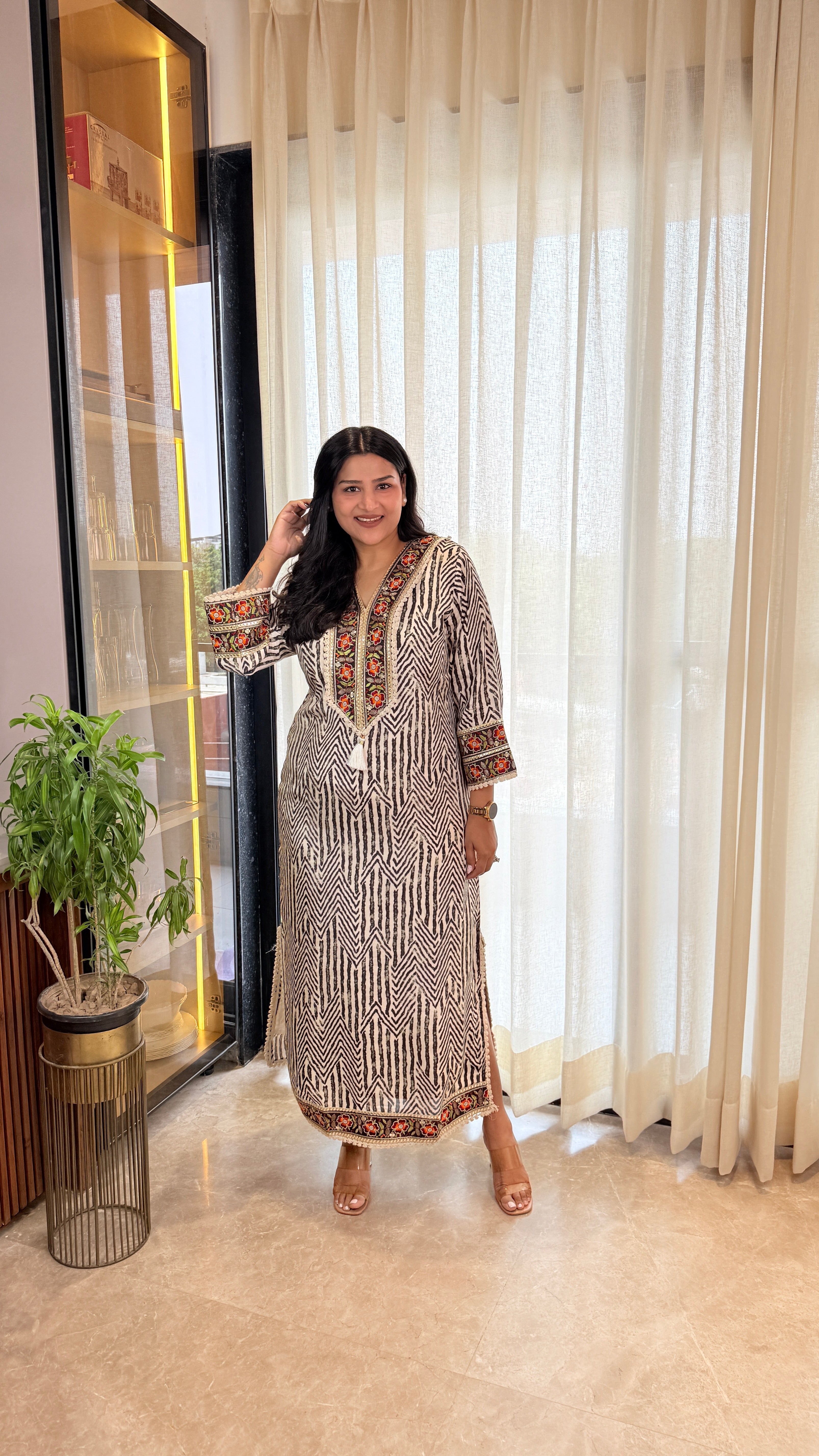 ⁠Zebra Crepe Threadwork Firang shrisa.in