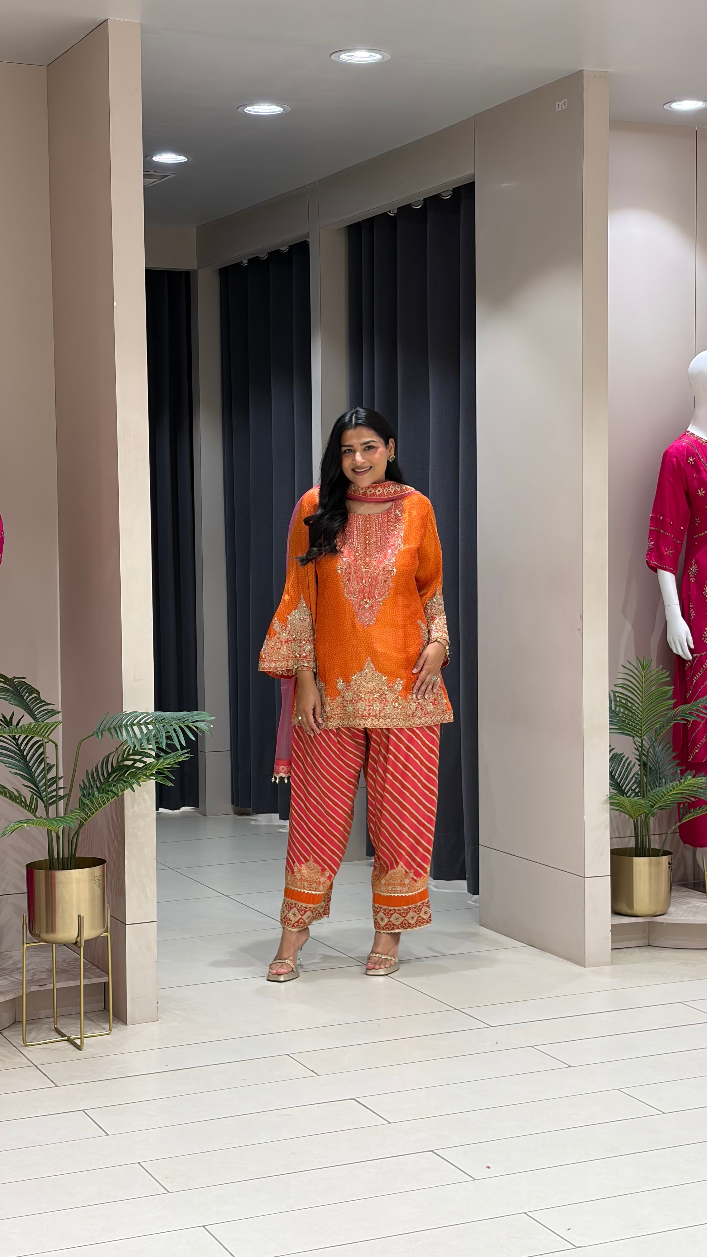 Bandhej Contrast Farshi Set shrisa.in