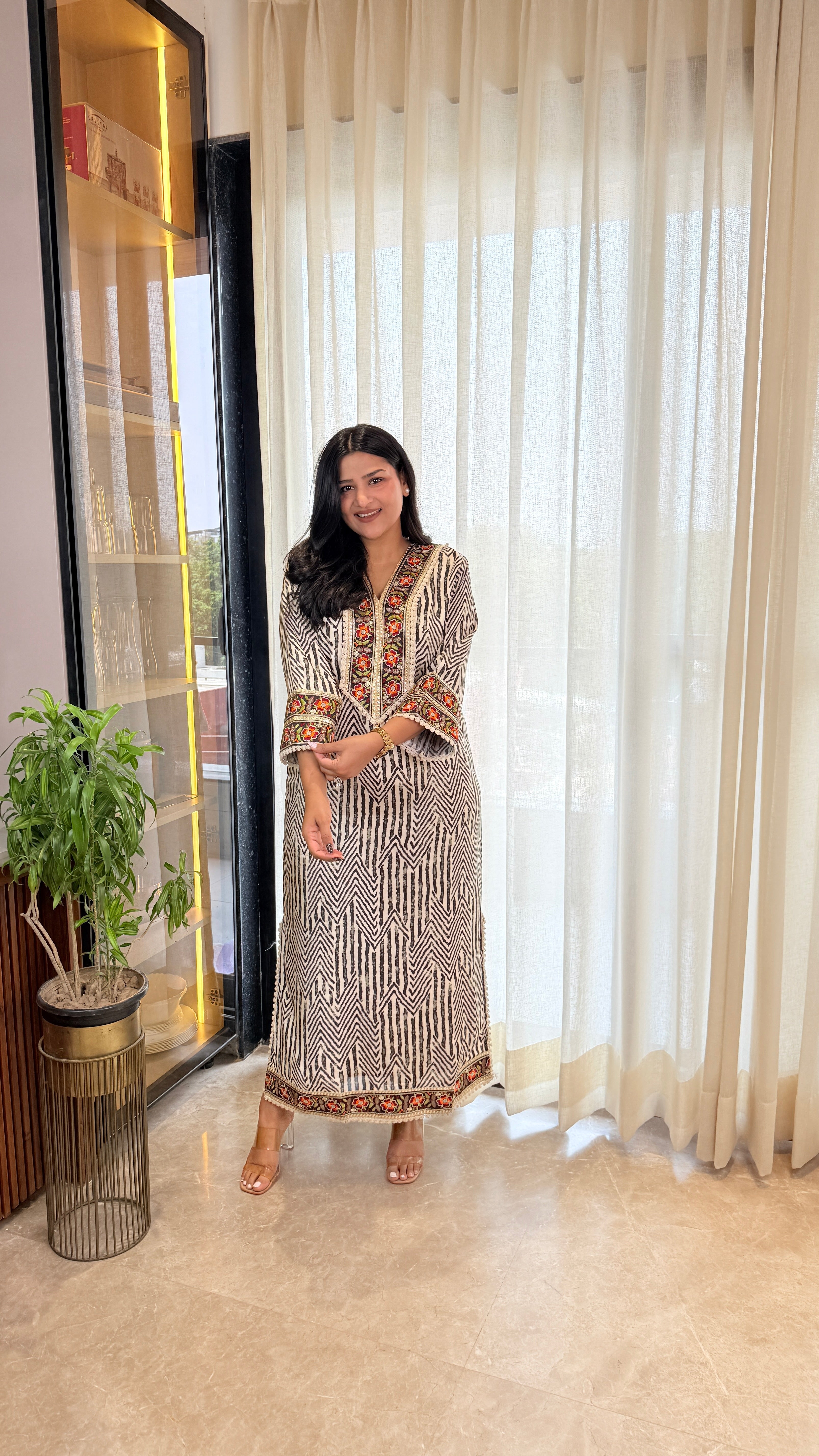 ⁠Zebra Crepe Threadwork Firang shrisa.in