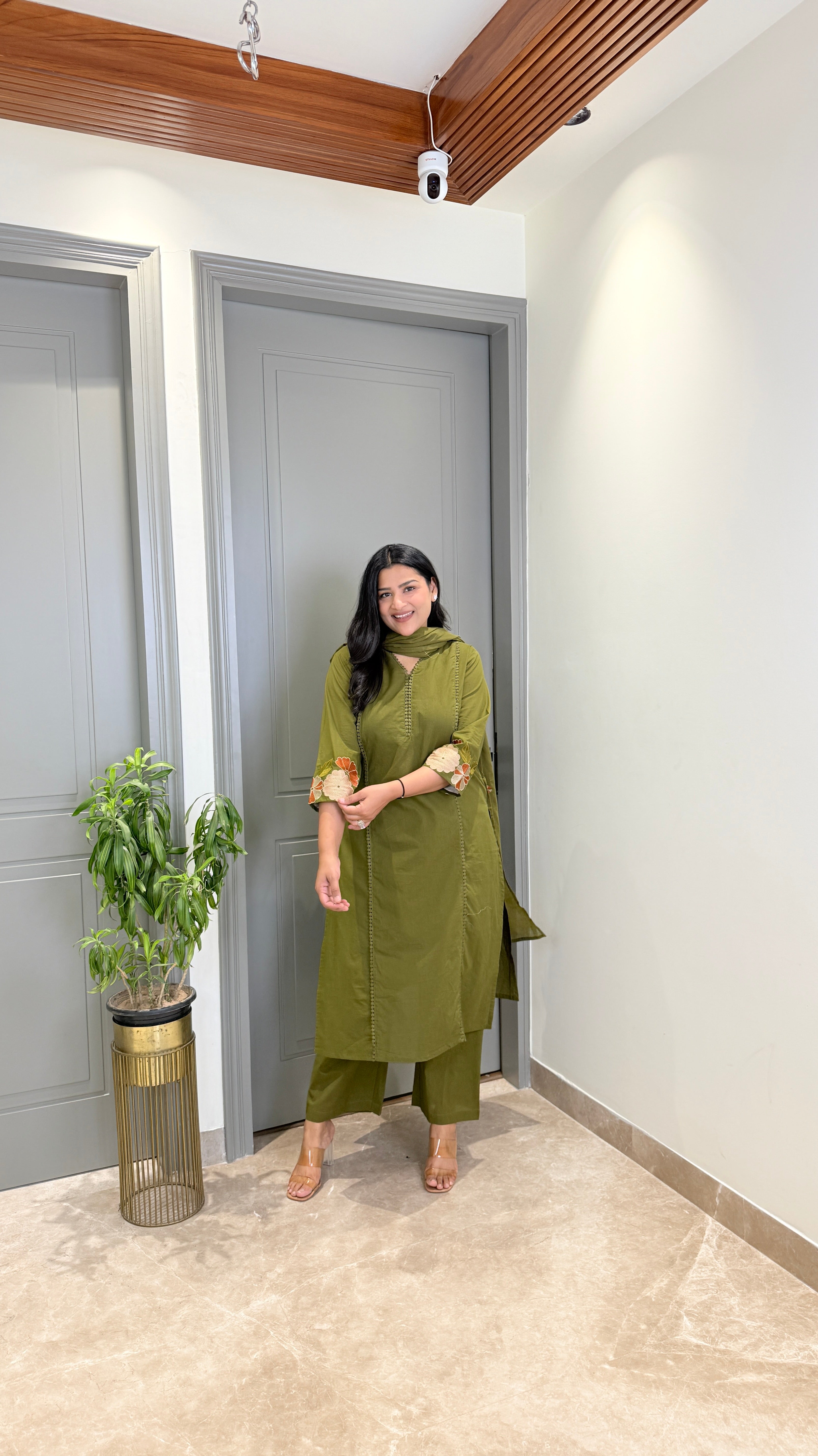 Green Anarkali Embroidery Suit Set shrisa.in