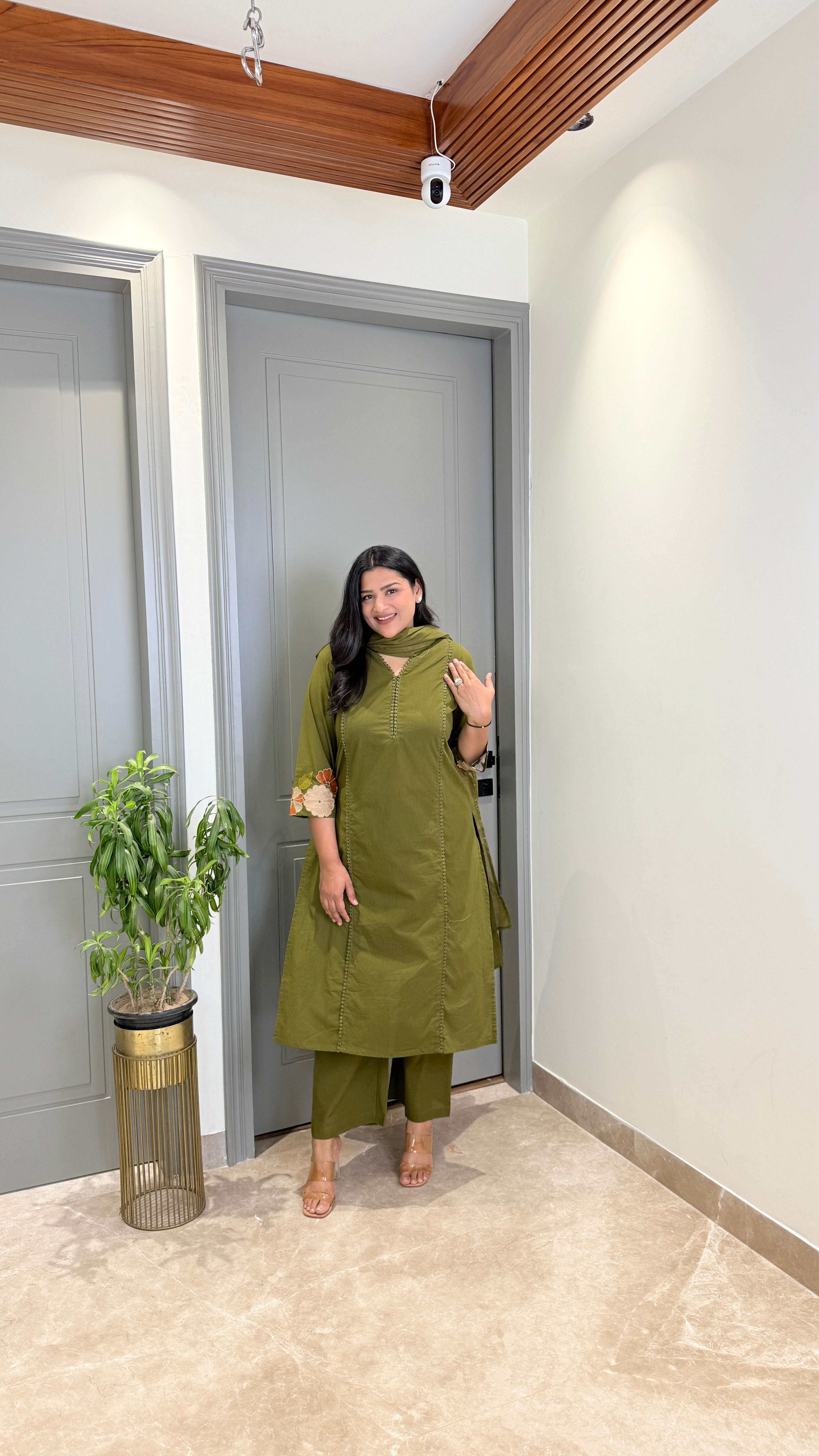 Green Anarkali Embroidery Suit Set shrisa.in