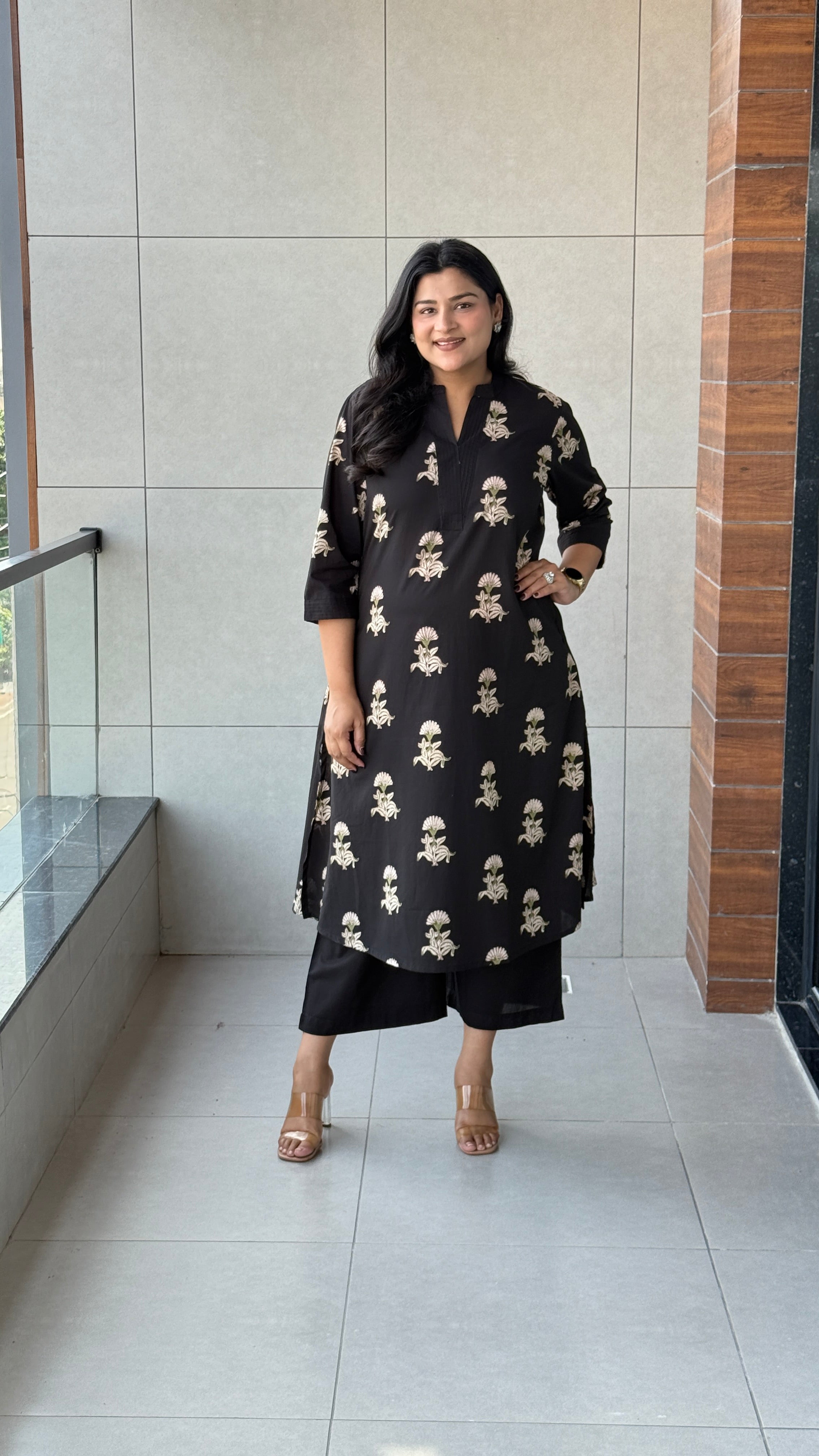 ⁠Maesha Black Kurta Pants