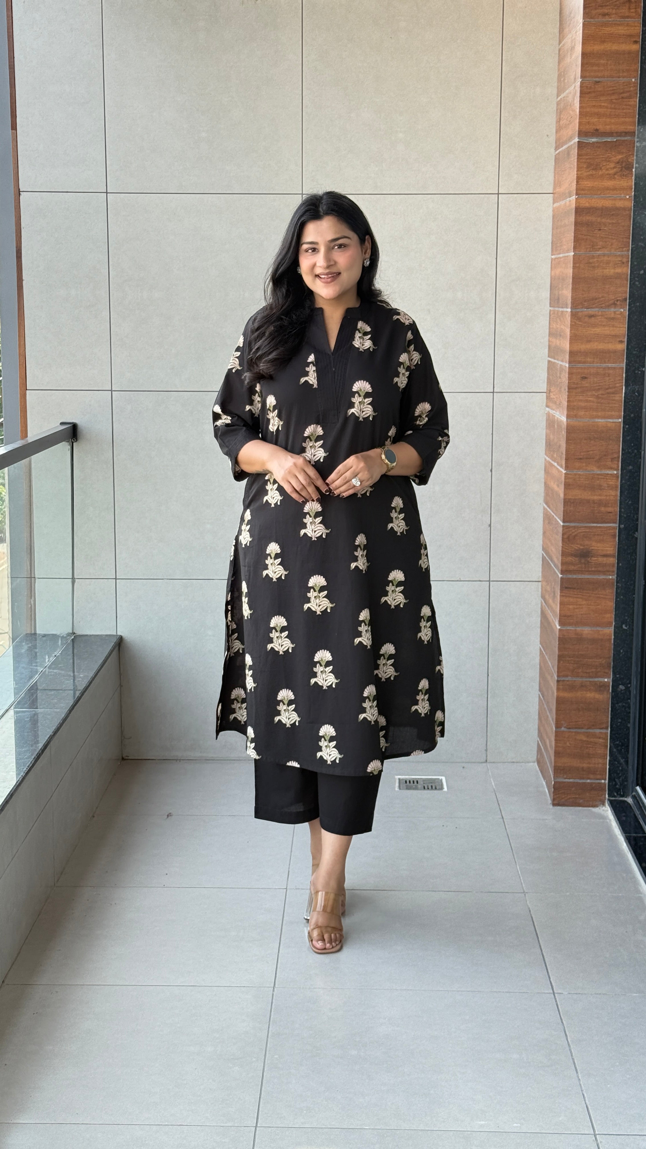 ⁠Maesha Black Kurta Pants