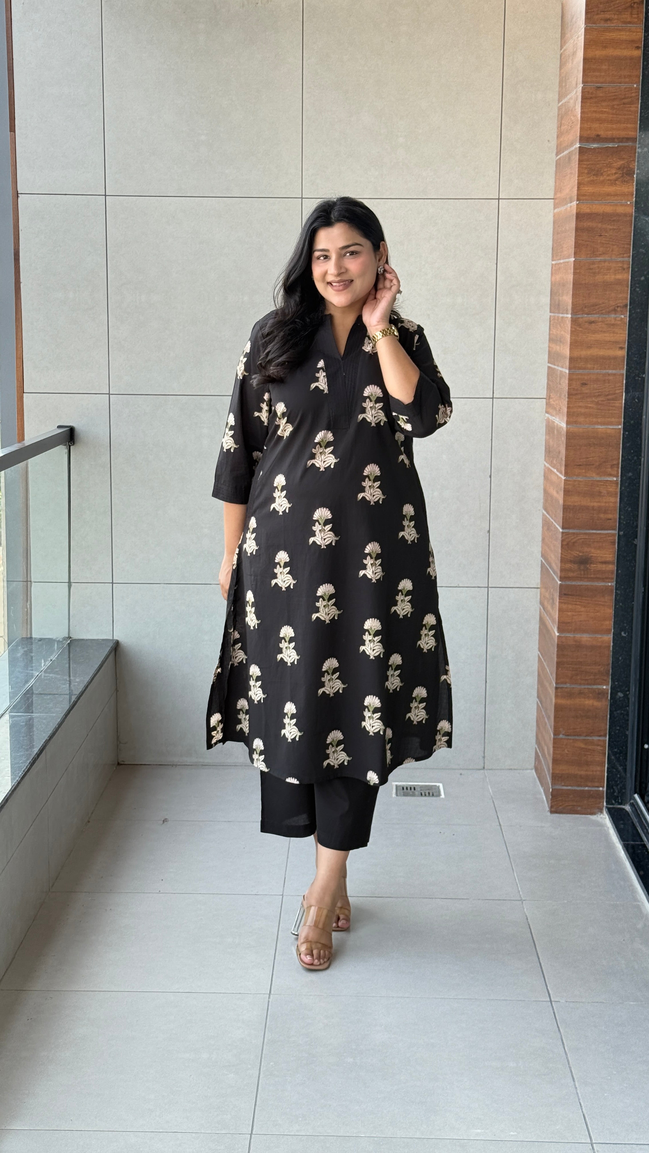 ⁠Maesha Black Kurta Pants