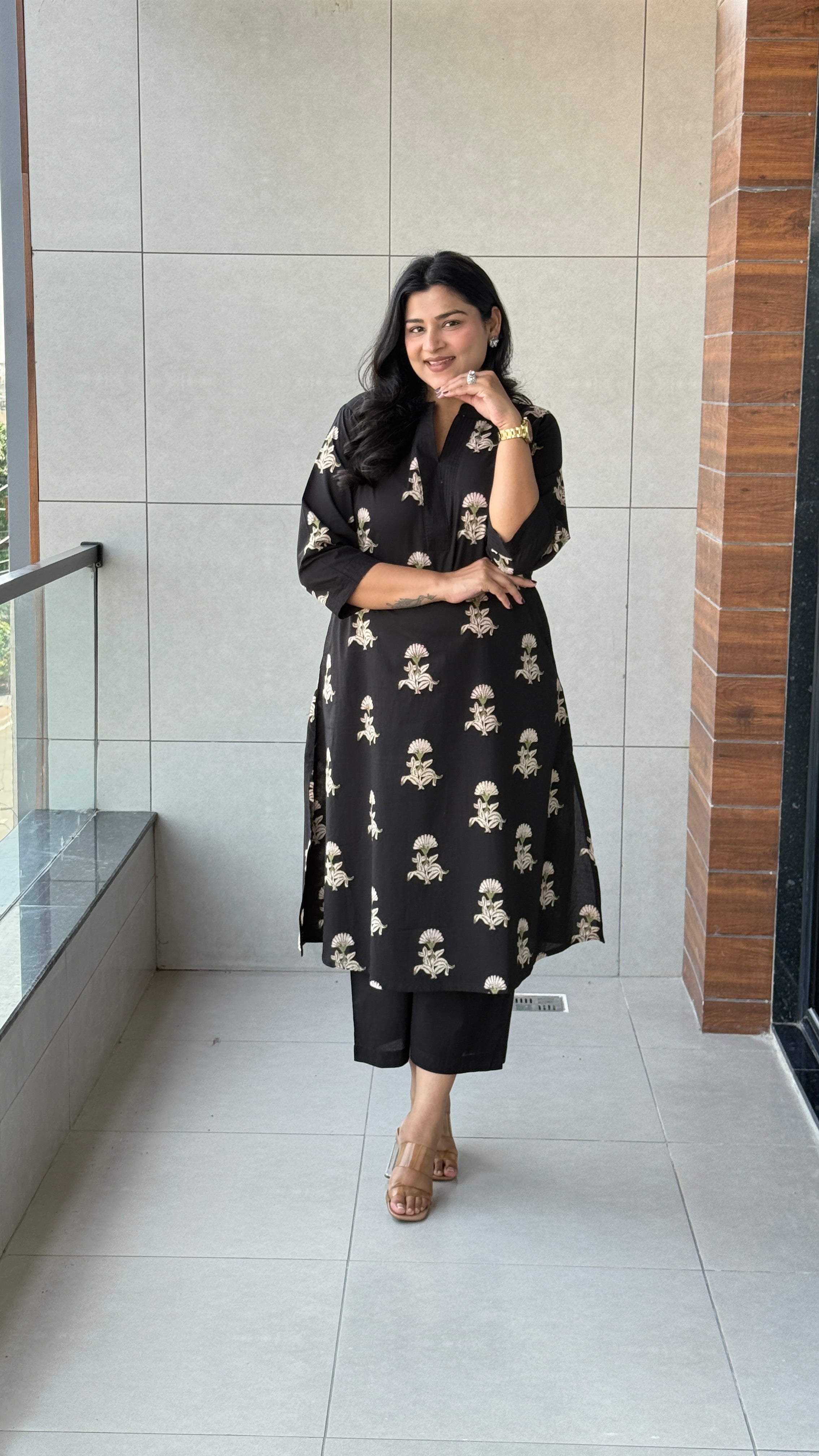 ⁠Maesha Black Kurta Pants