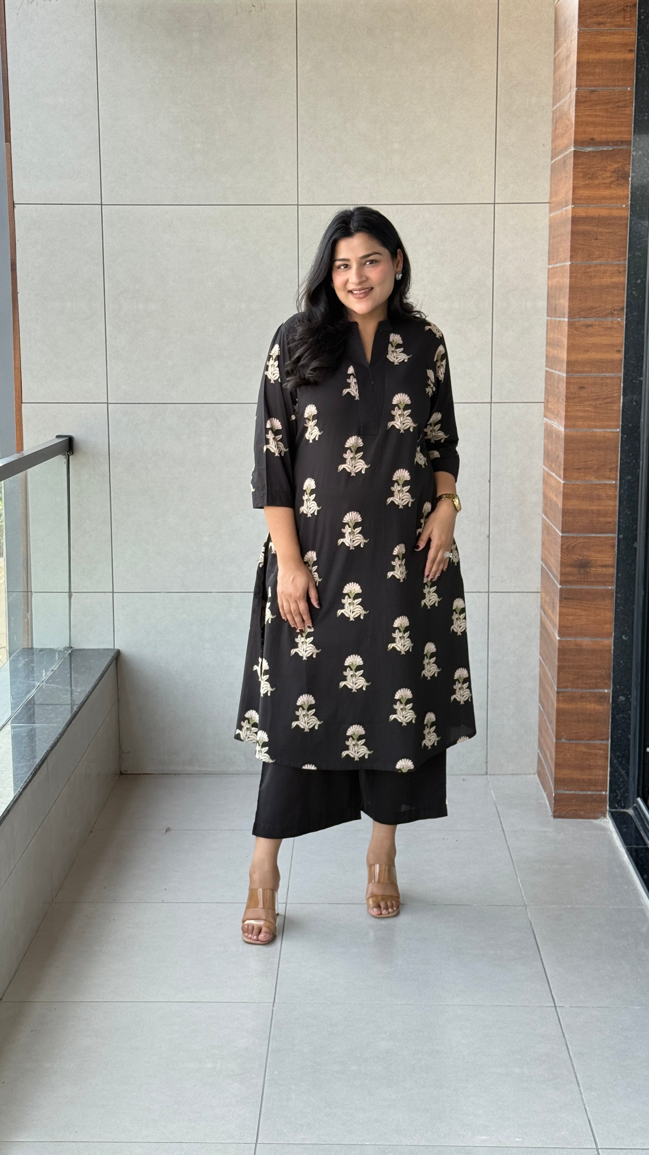 ⁠Maesha Black Kurta Pants