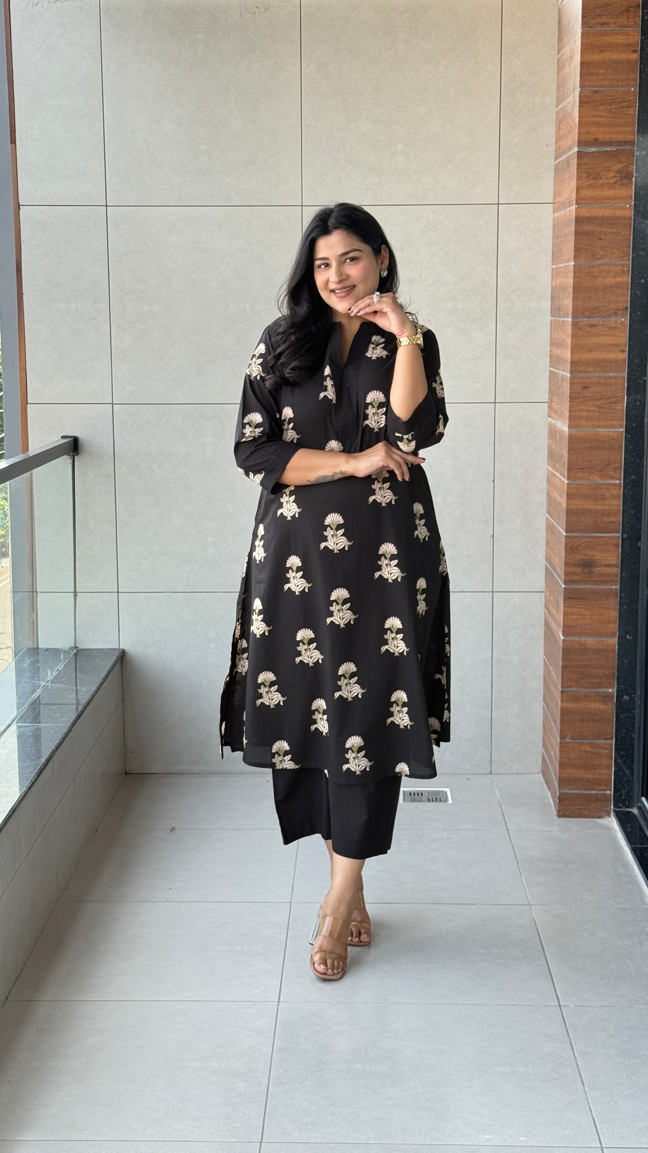 ⁠Maesha Black Kurta Pants
