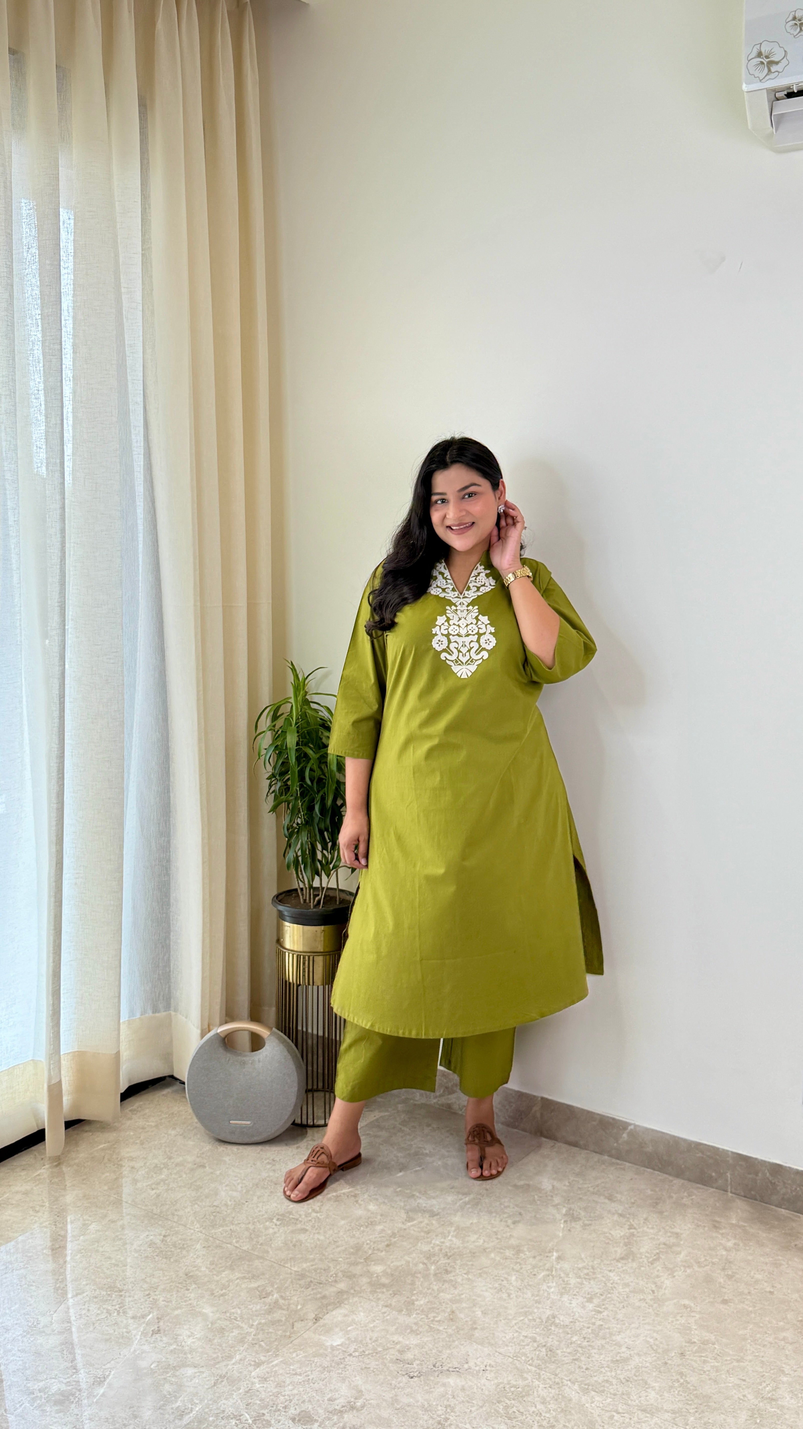 Sukoon Green Threadwork Kurta Pants