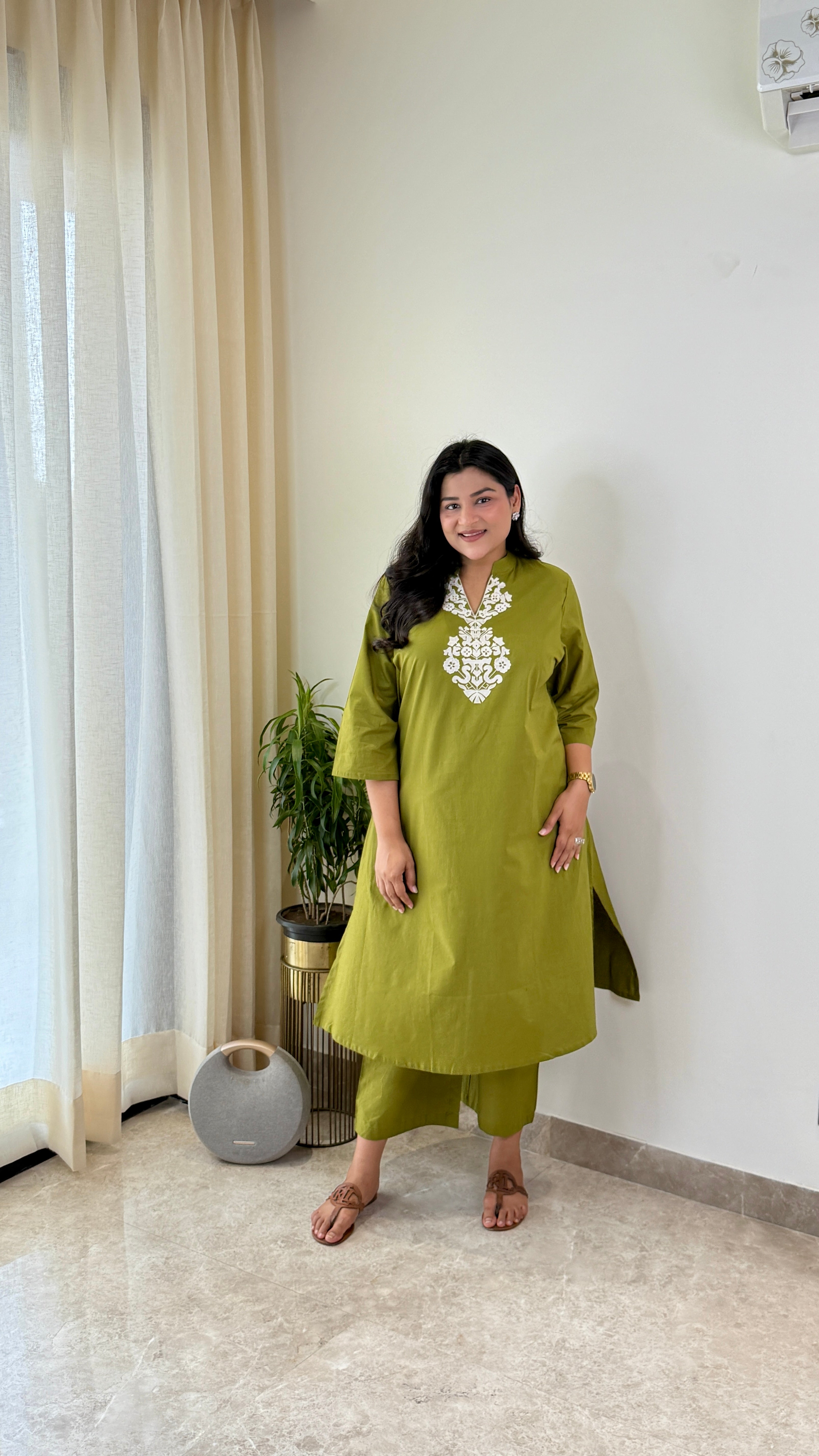 Sukoon Green Threadwork Kurta Pants