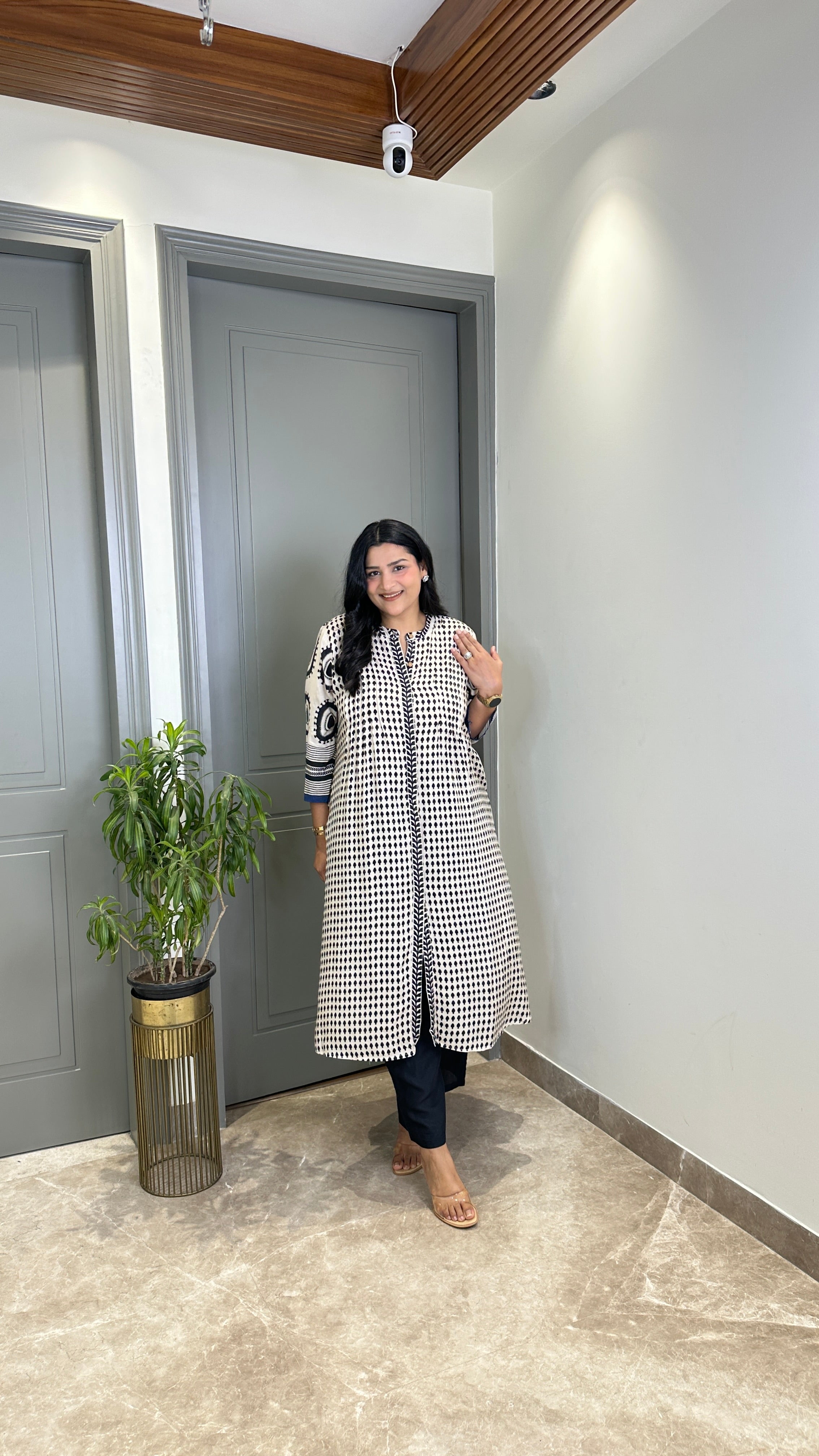 Black & White Eye Muslin Kurta Pants shrisa.in
