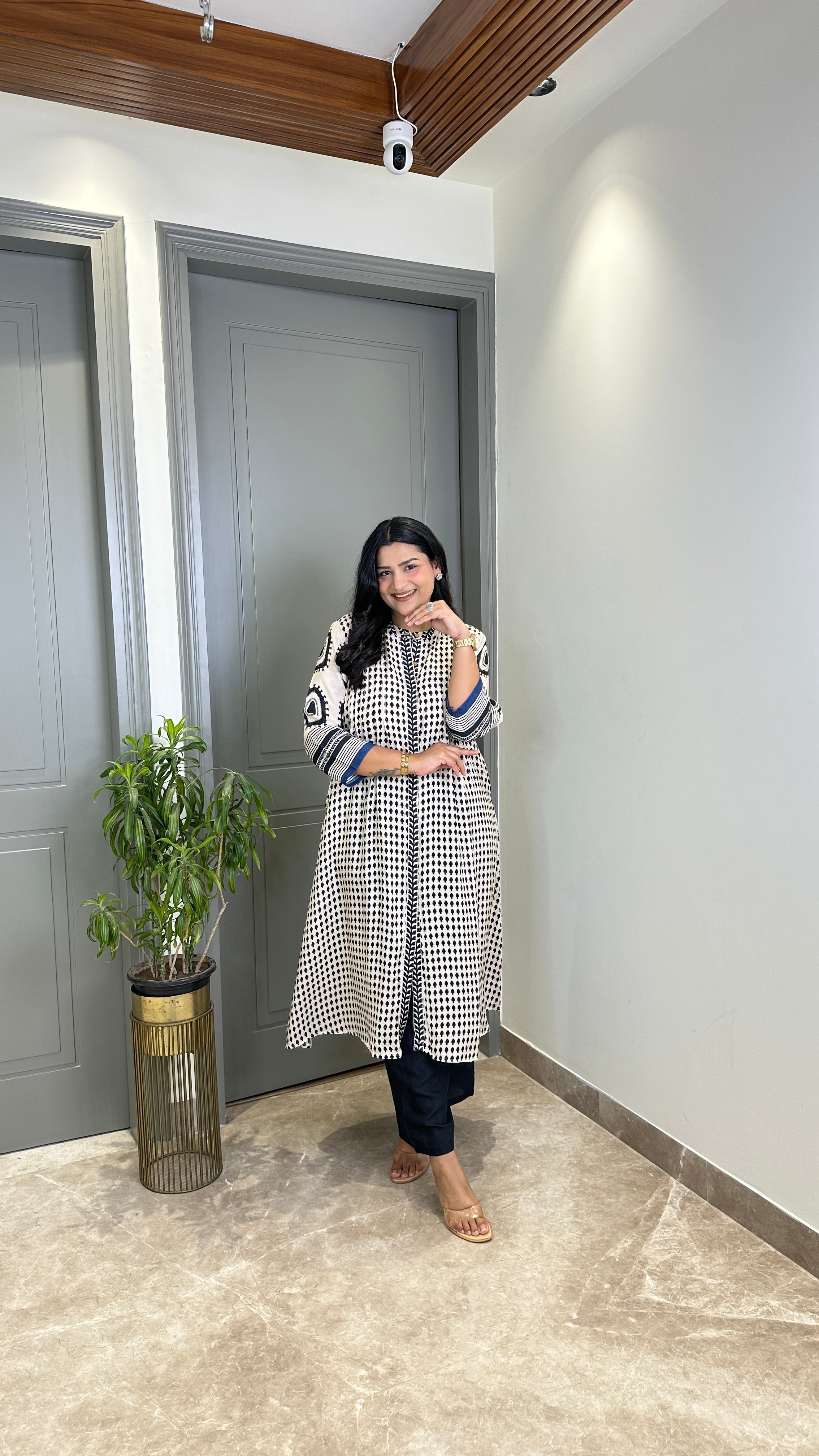 Black & White Eye Muslin Kurta Pants shrisa.in