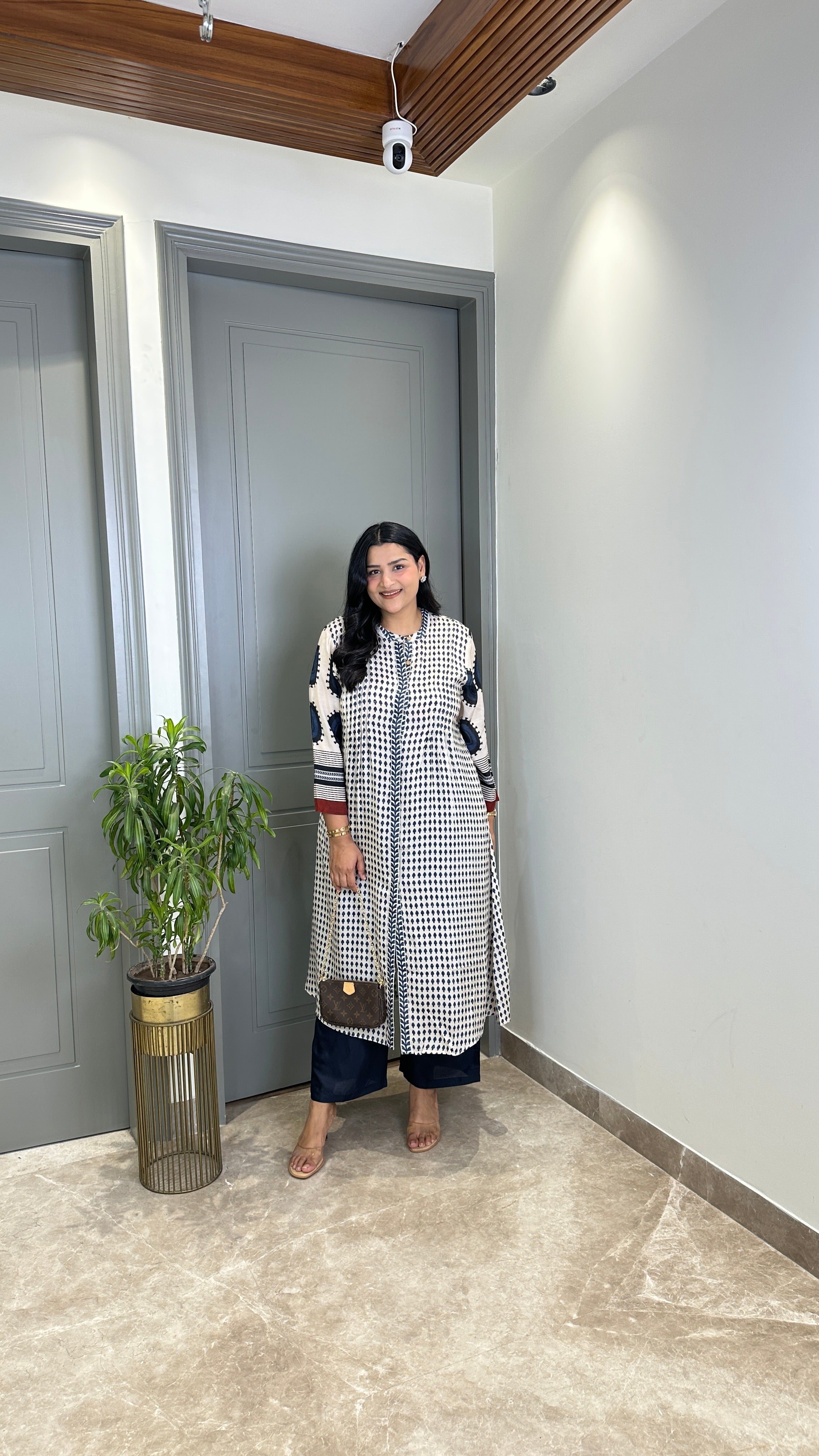 ⁠Blue & White Eye Muslin Kurta Pants shrisa.in