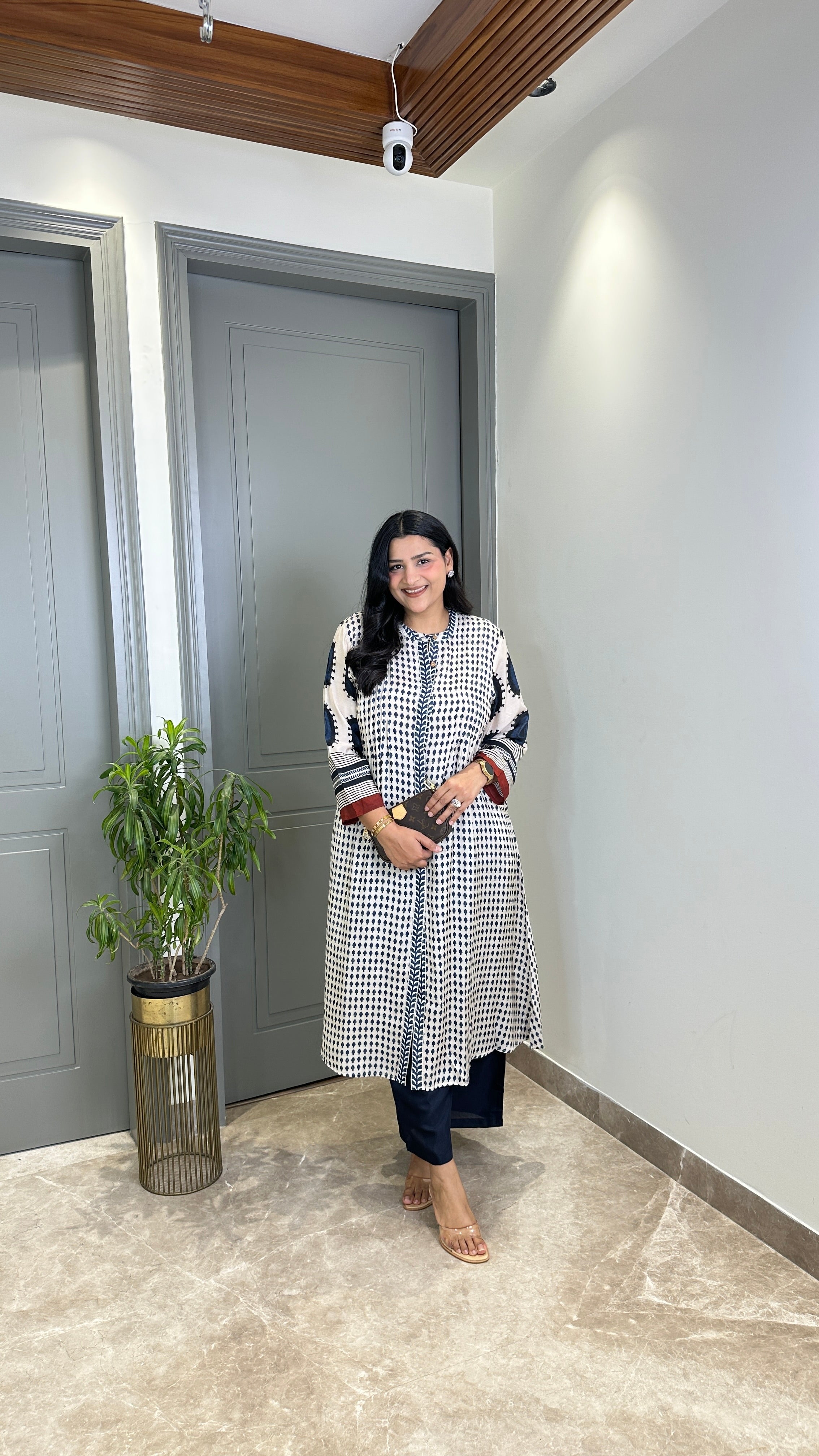 ⁠Blue & White Eye Muslin Kurta Pants shrisa.in