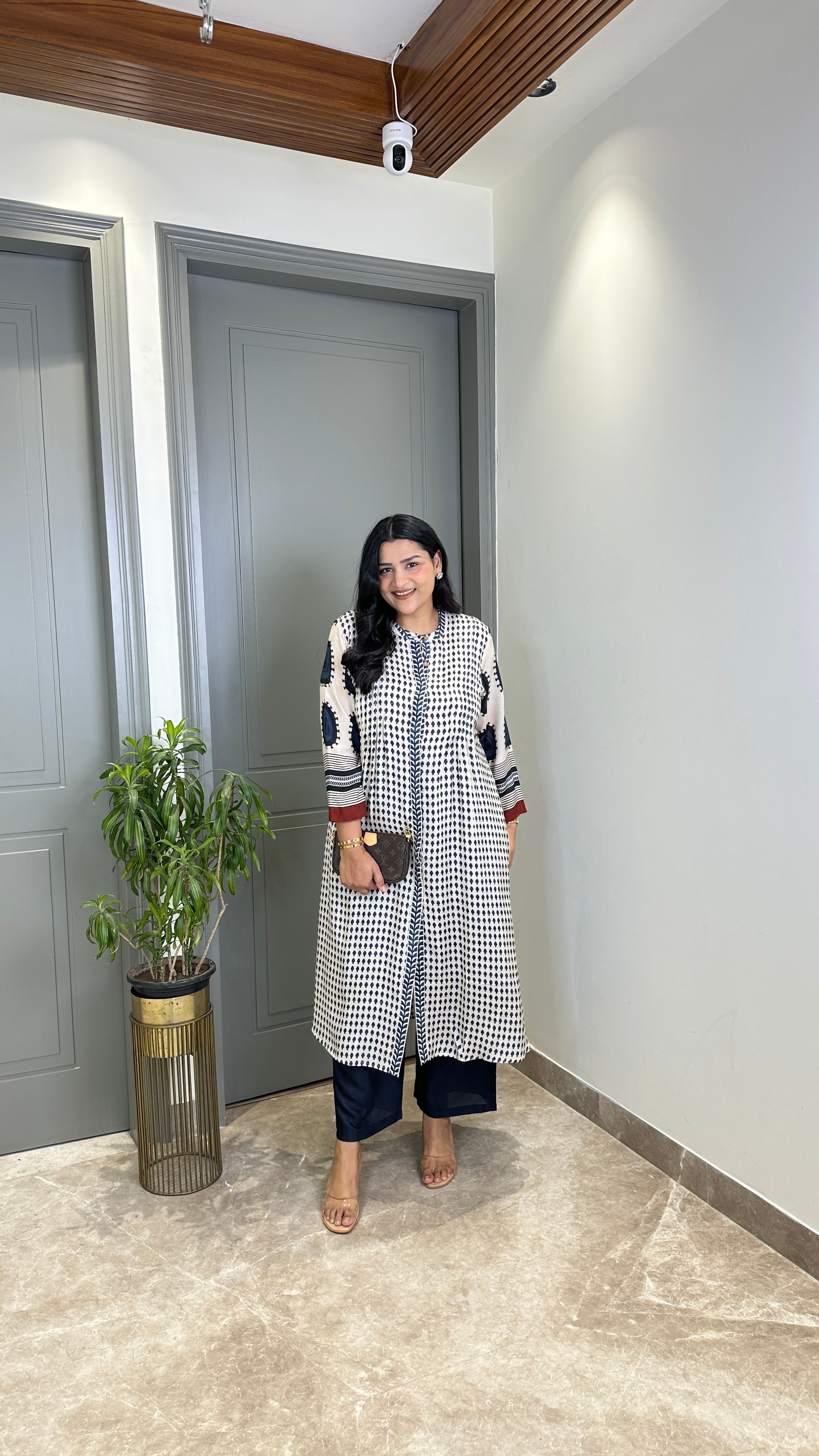 ⁠Blue & White Eye Muslin Kurta Pants shrisa.in