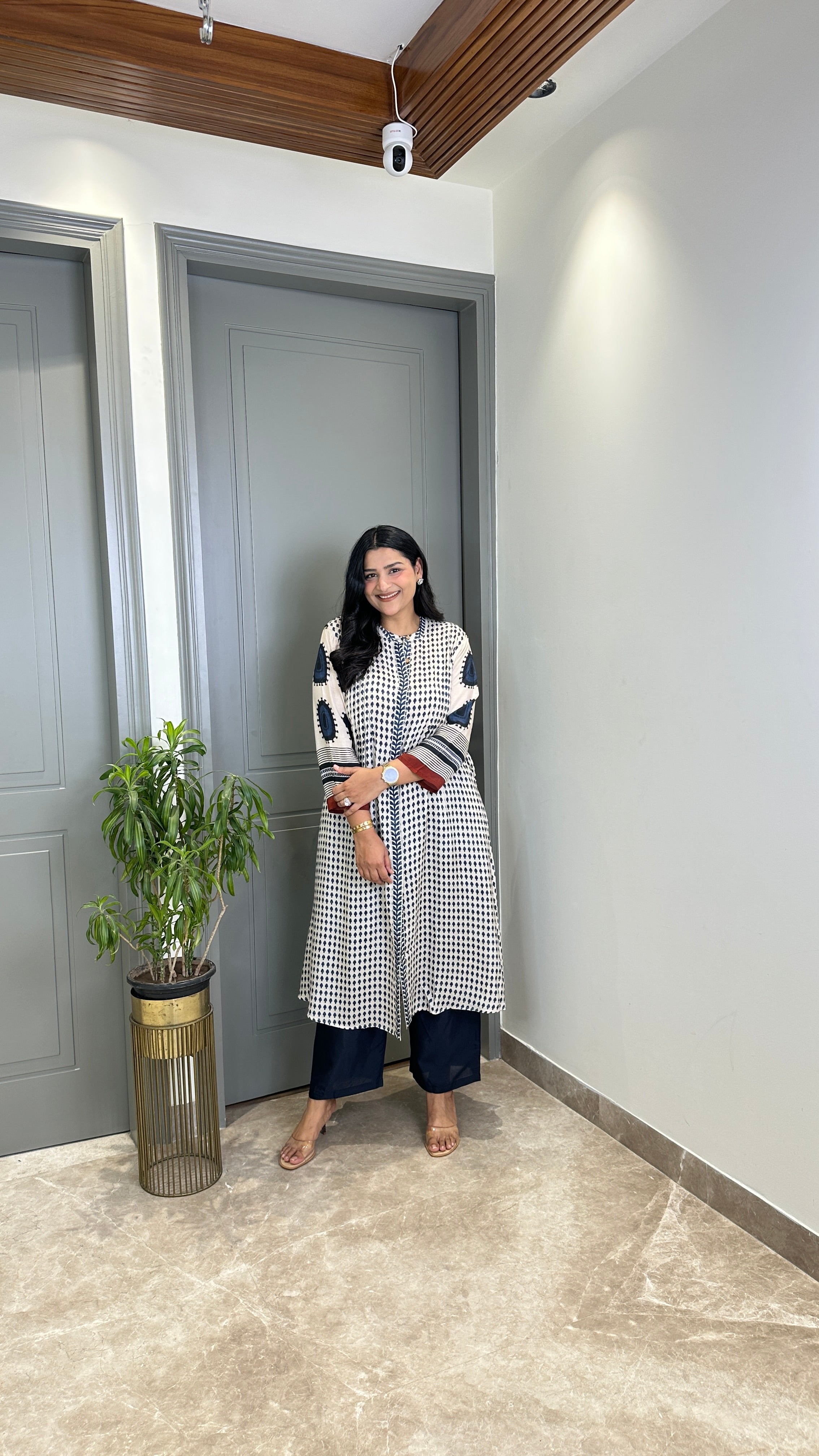 ⁠Blue & White Eye Muslin Kurta Pants shrisa.in