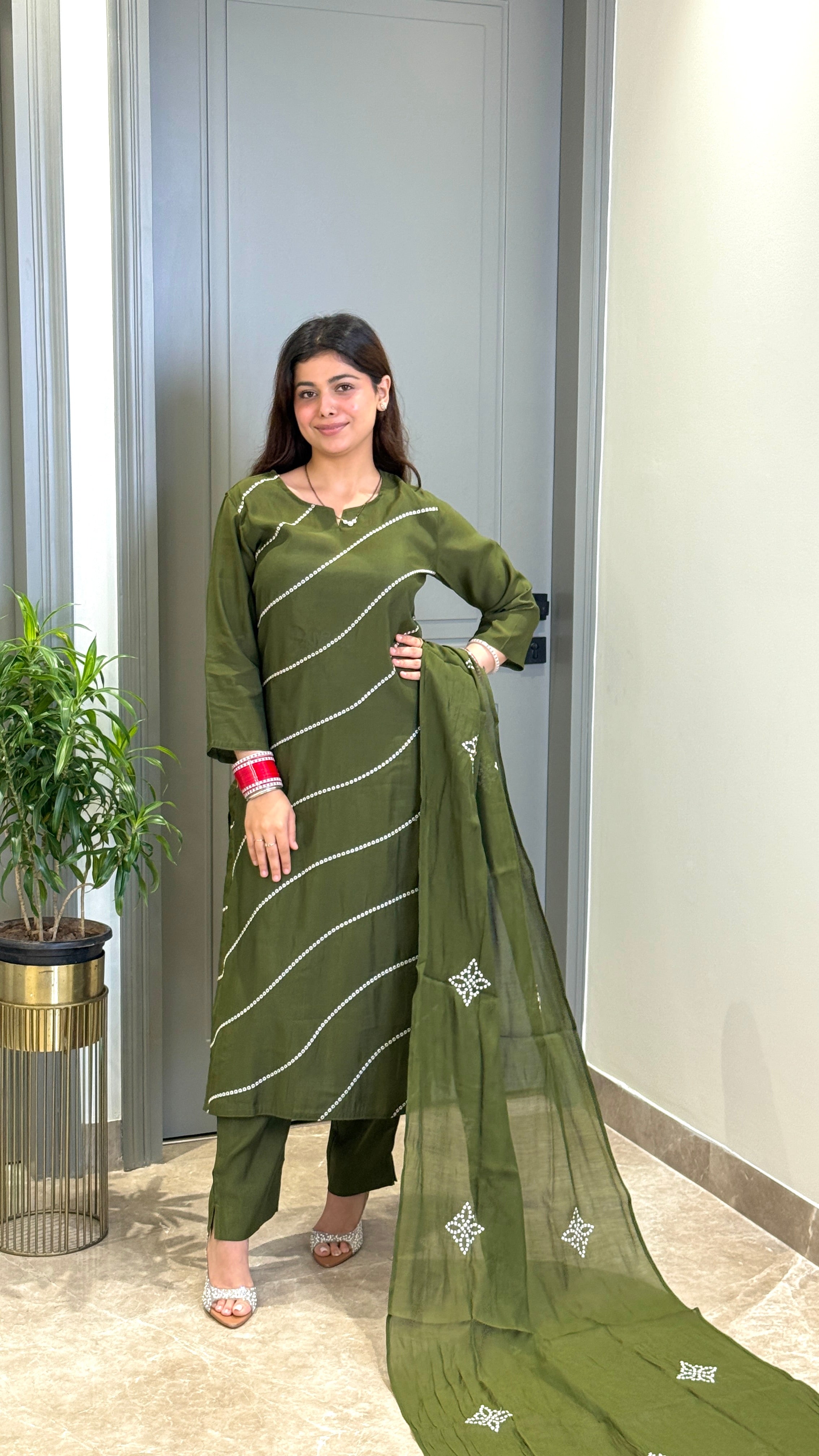 Green Bandhej Line Suit Set