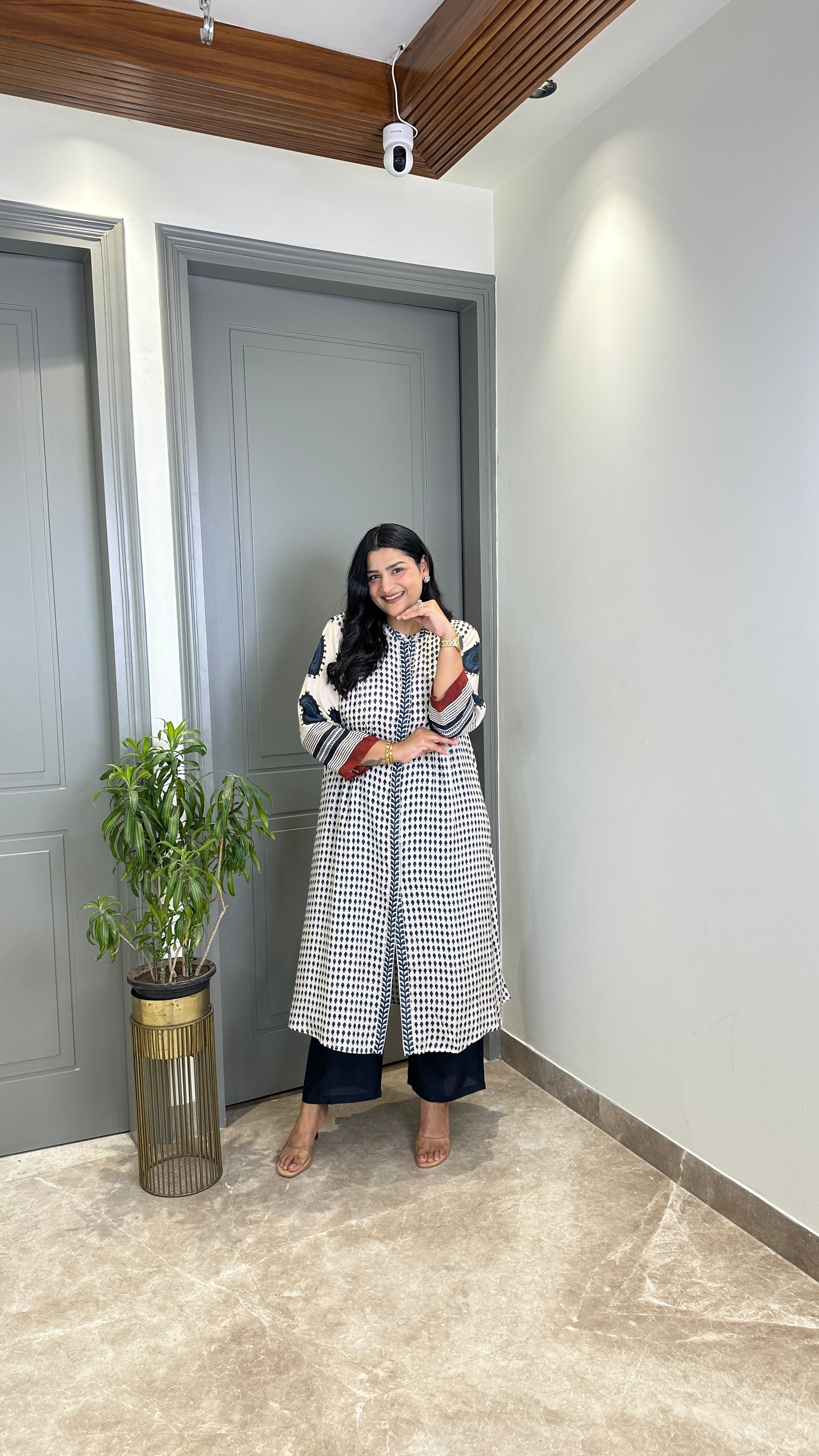 ⁠Blue & White Eye Muslin Kurta Pants shrisa.in