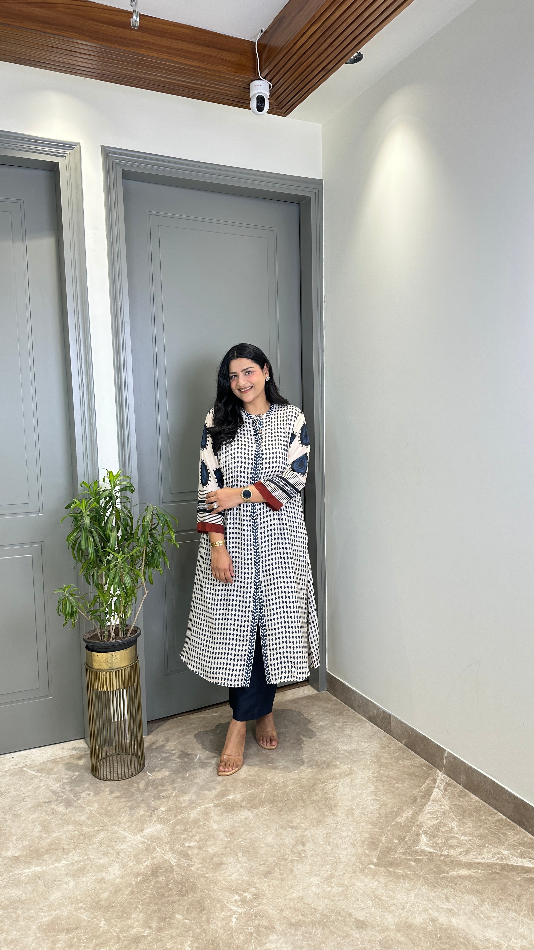 ⁠Blue & White Eye Muslin Kurta Pants shrisa.in