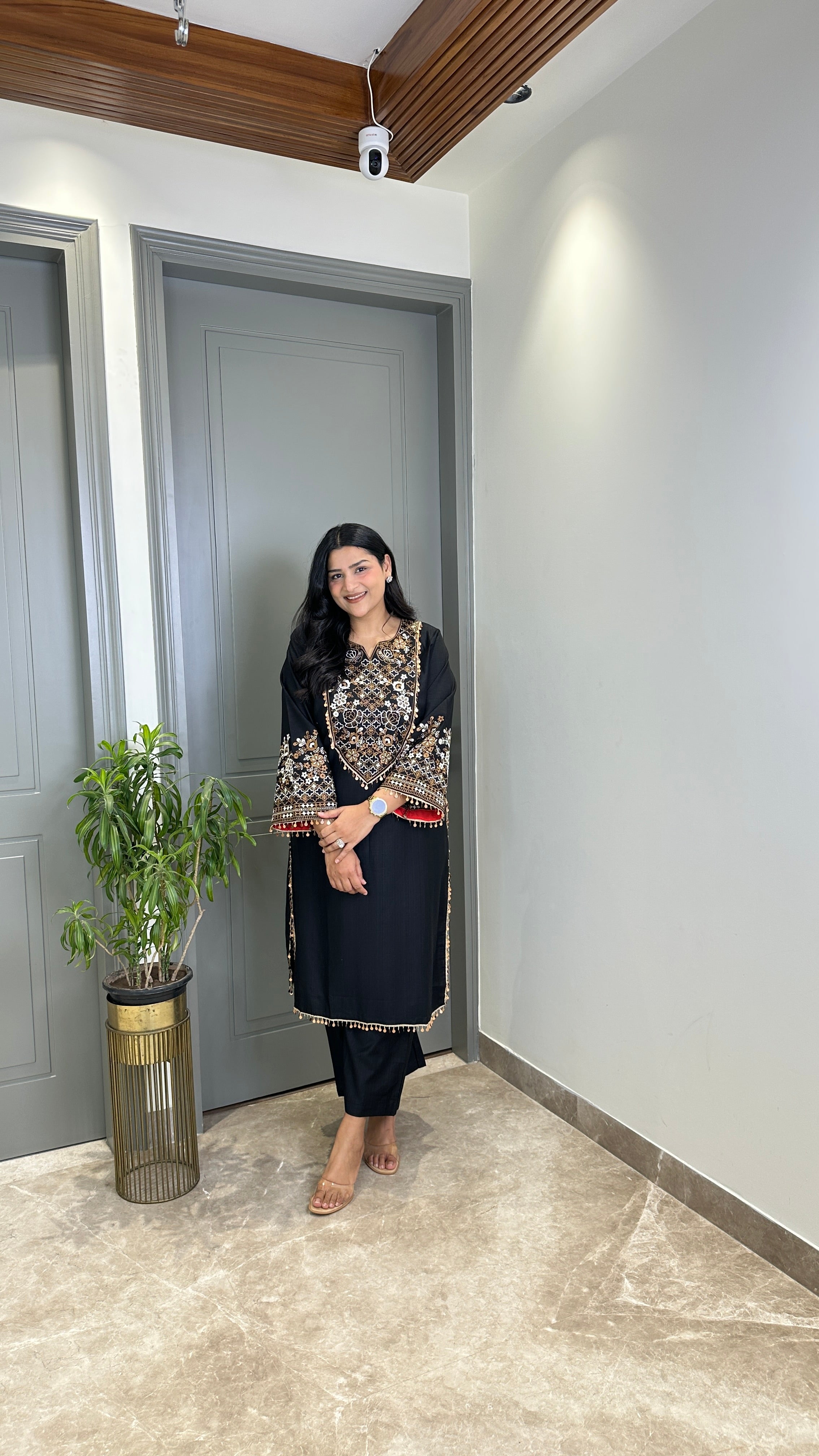 Black Threadwork Crepe Kurta Pants shrisa.in
