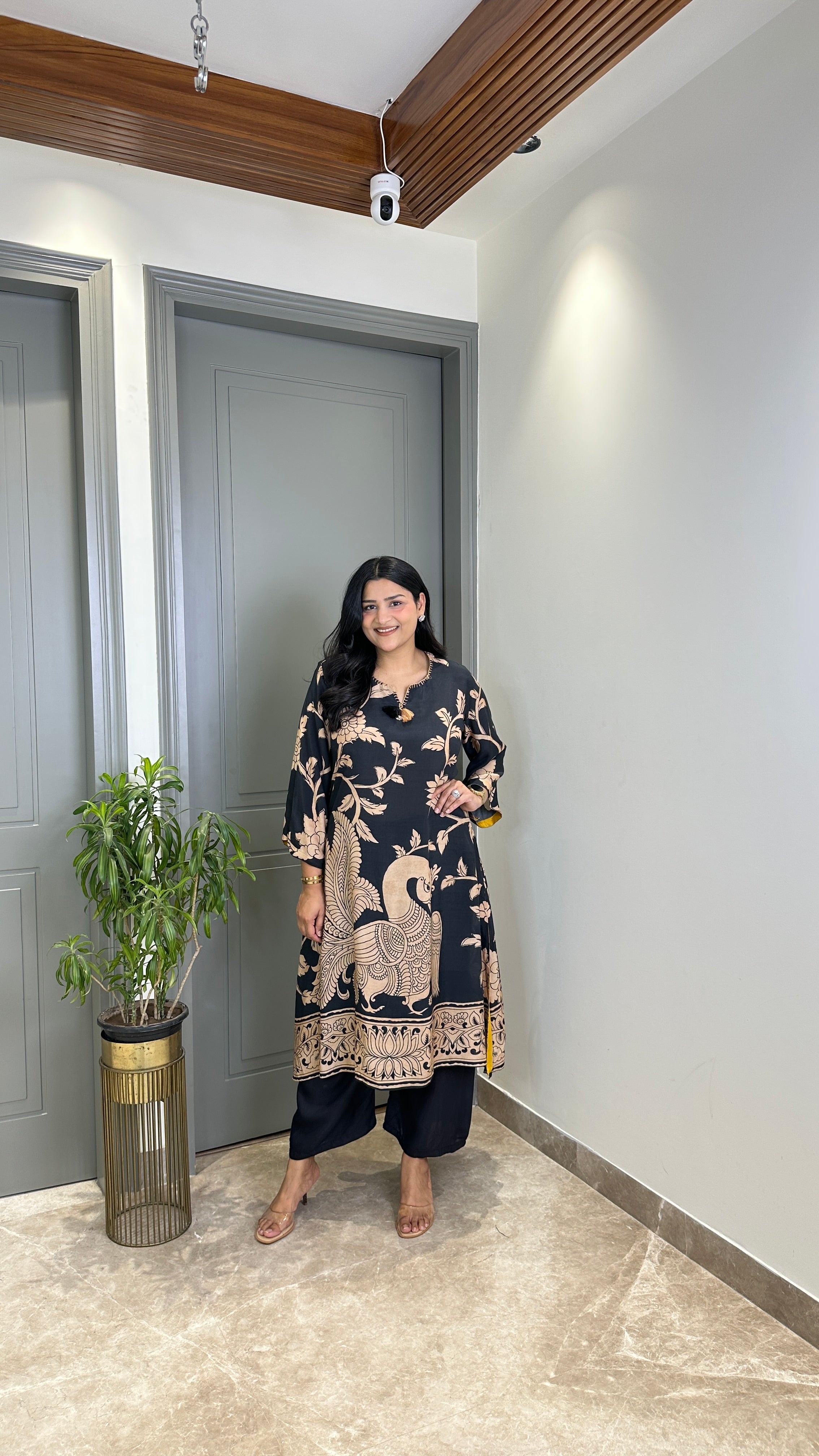 ⁠Kalamkari Black Muslin Kurta Pants shrisa.in