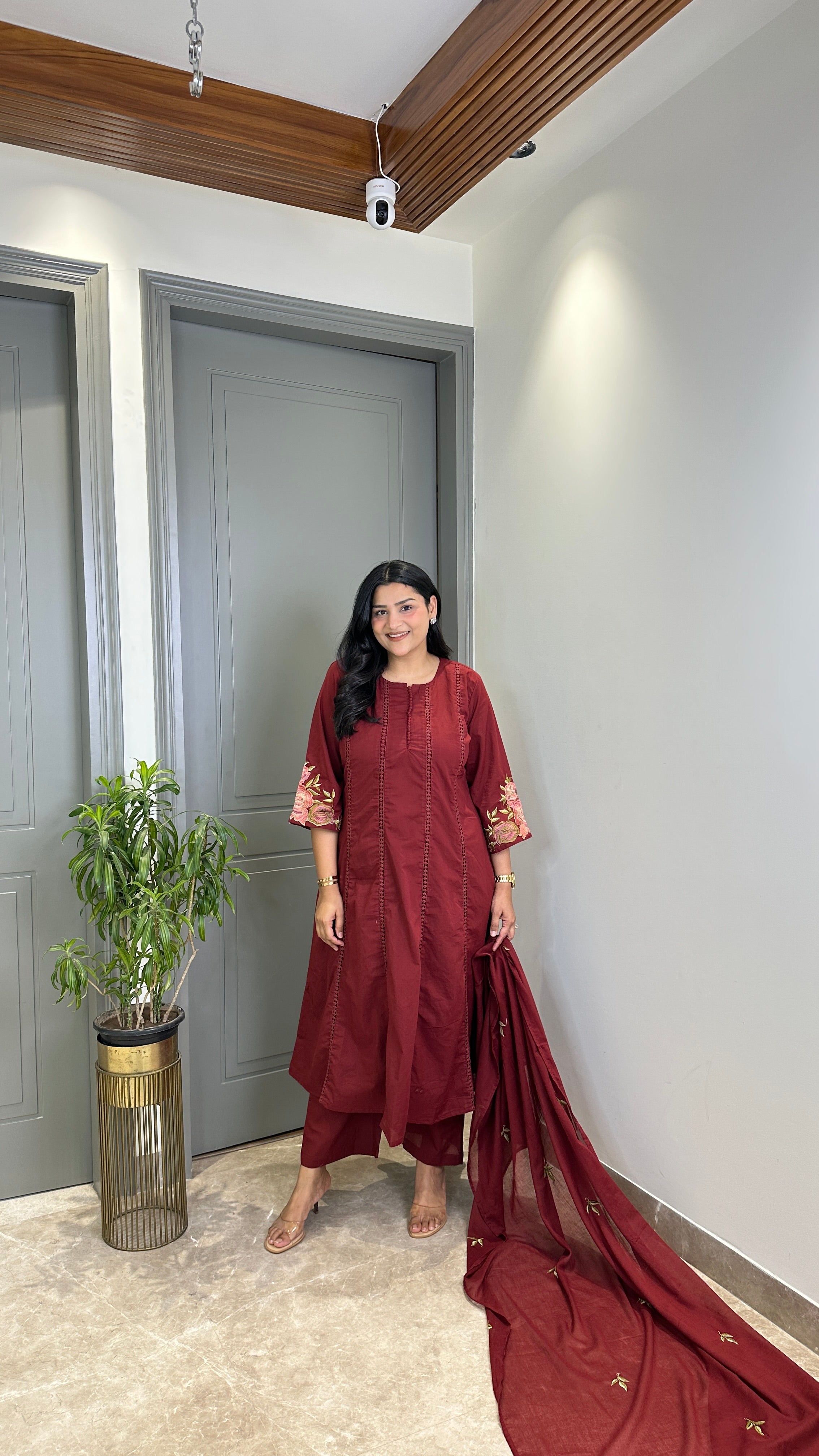 Maroon Diva Threadwork Suit Set shrisa.in