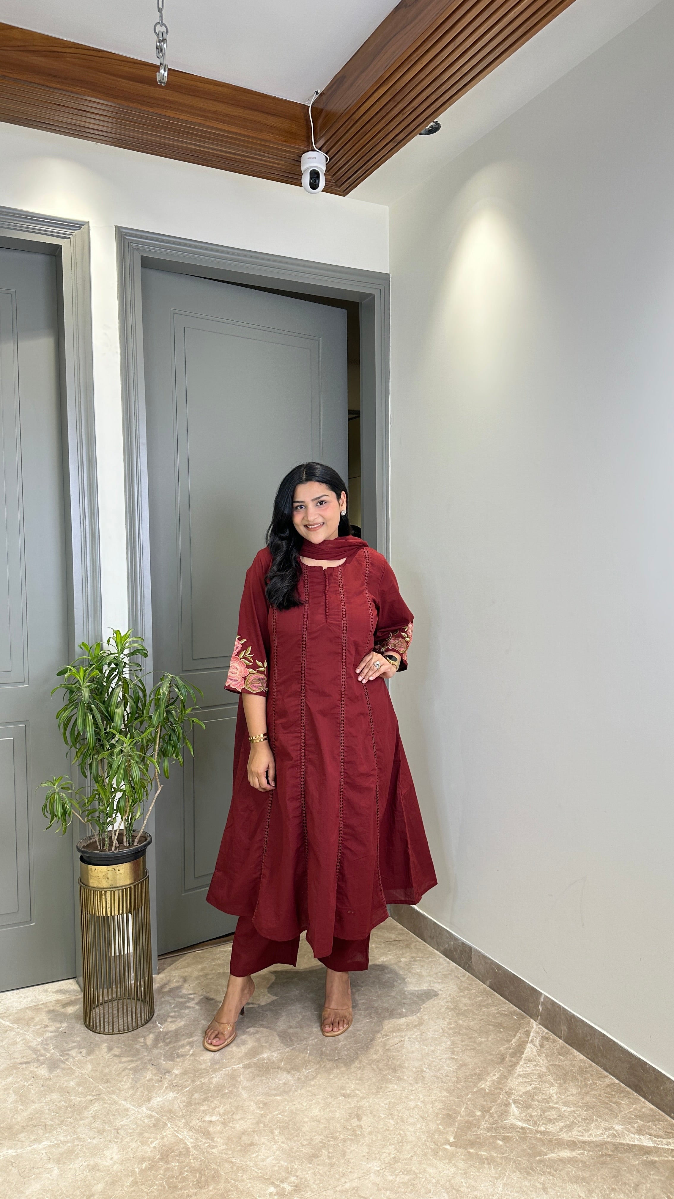 Maroon Diva Threadwork Suit Set shrisa.in