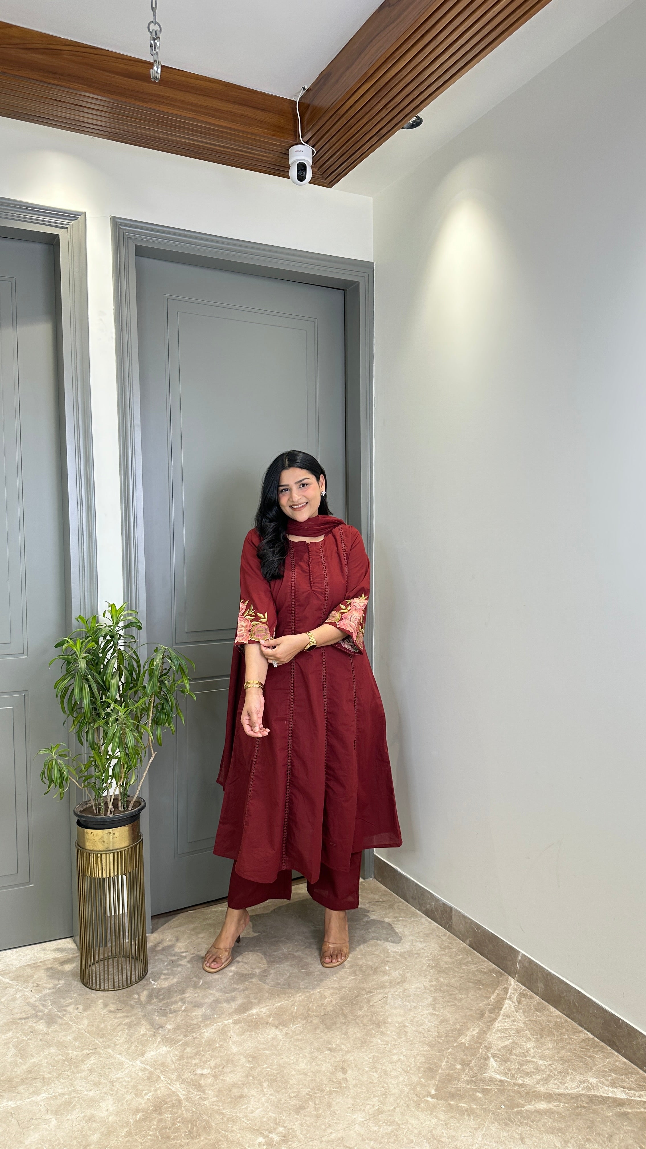 Maroon Diva Threadwork Suit Set shrisa.in