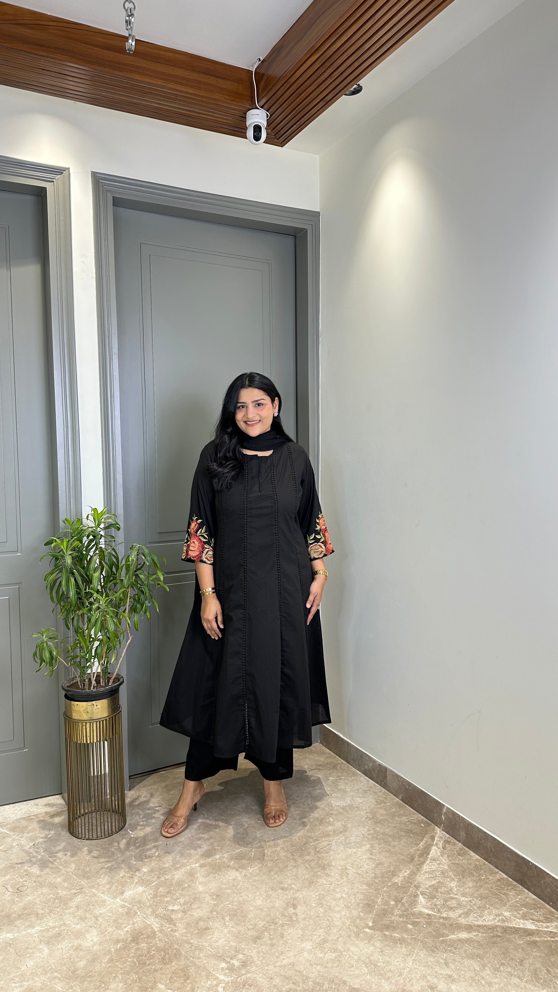 Black Diva Threadwork Suit Set shrisa.in