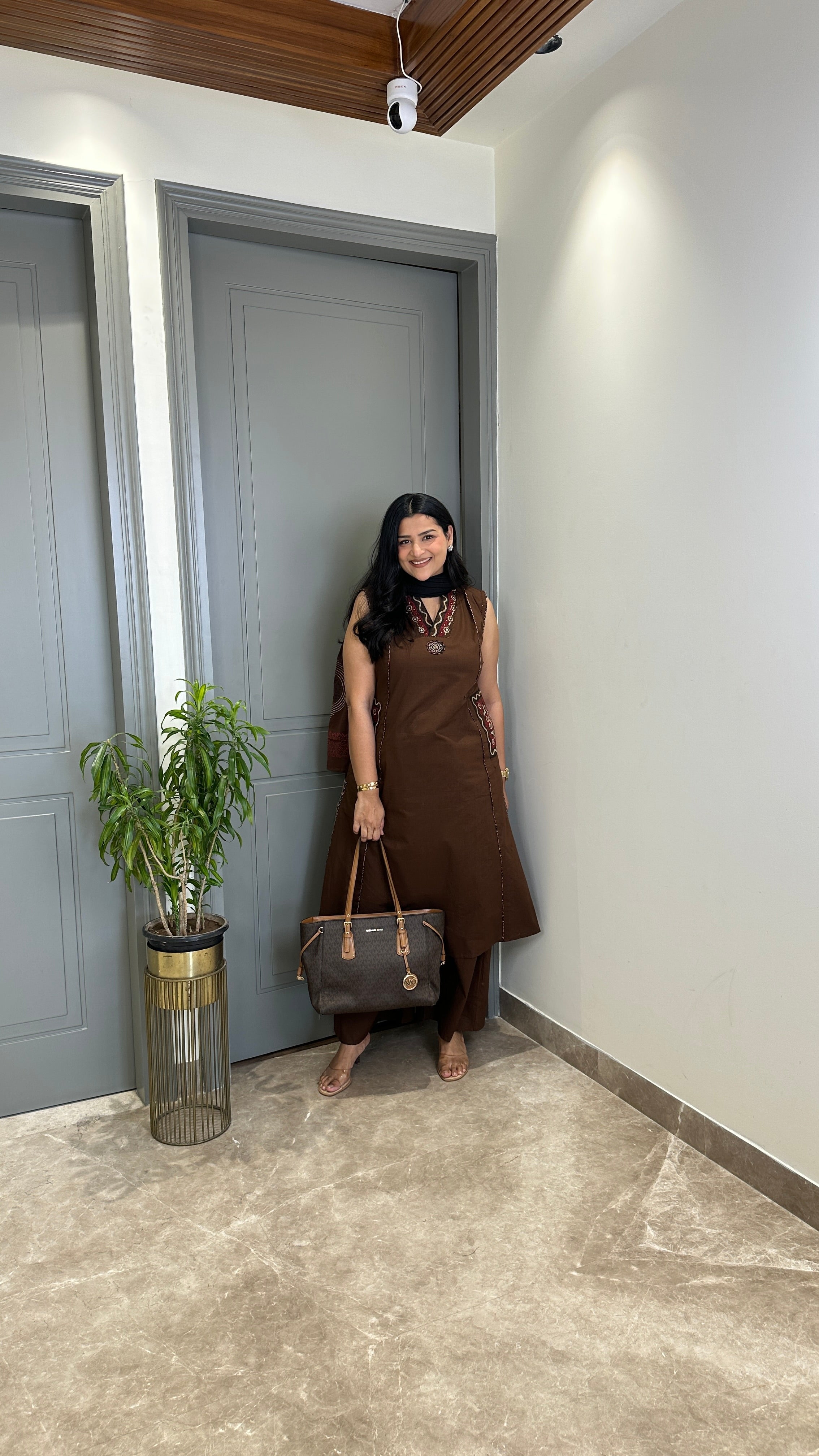 Tara Brown Cutsleeve Suit Set shrisa.in