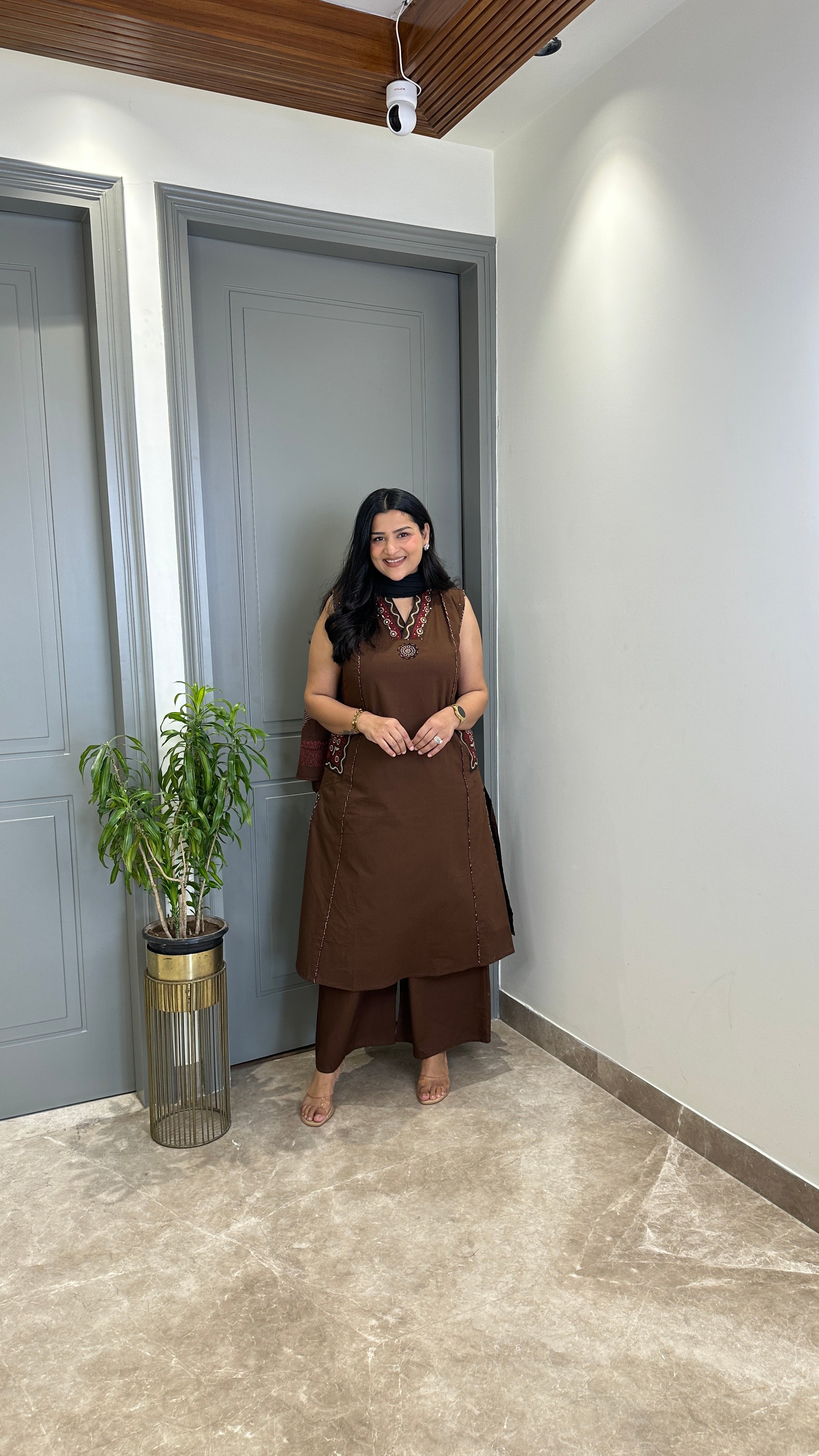 Tara Brown Cutsleeve Suit Set shrisa.in