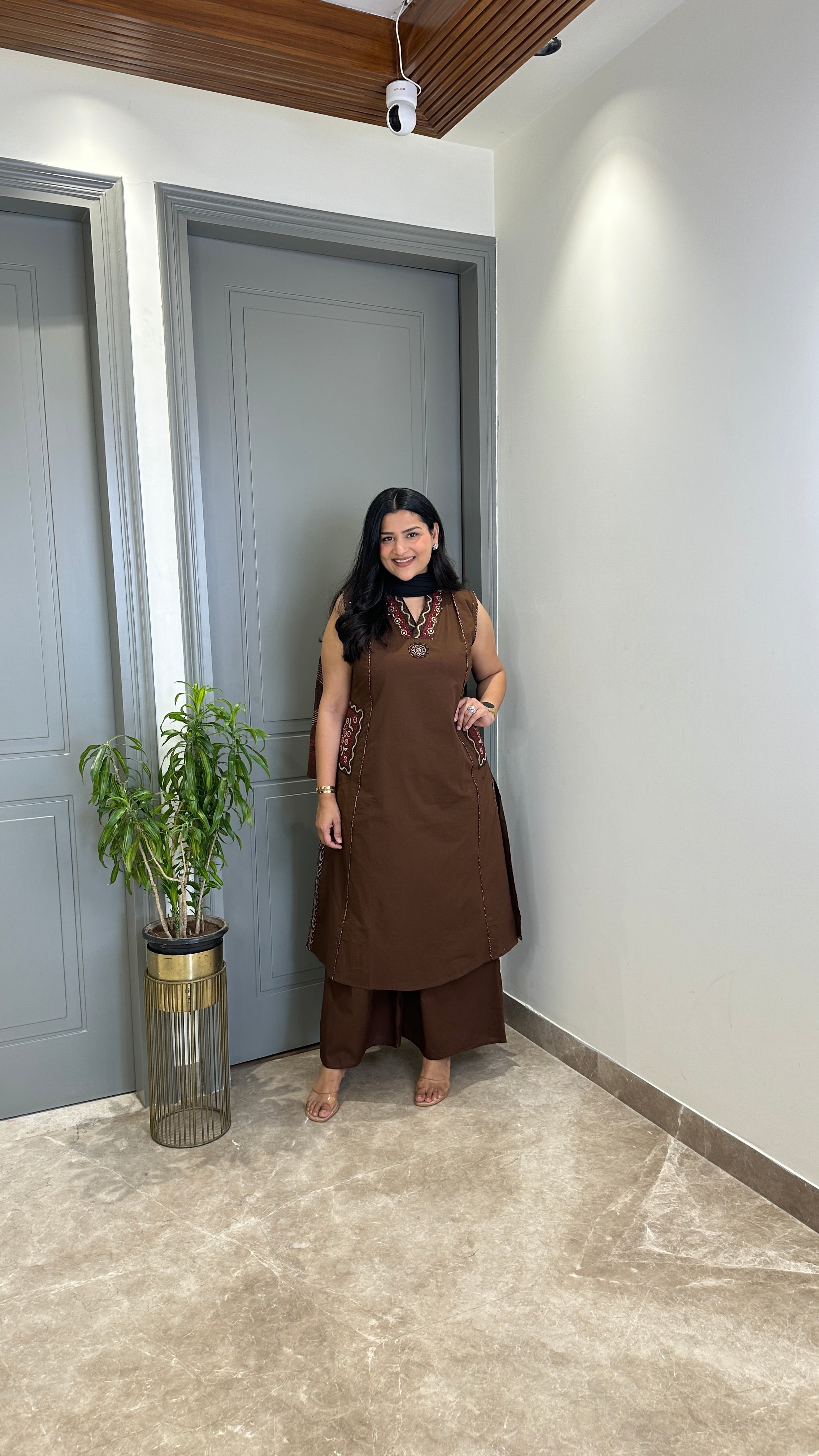 Tara Brown Cutsleeve Suit Set shrisa.in