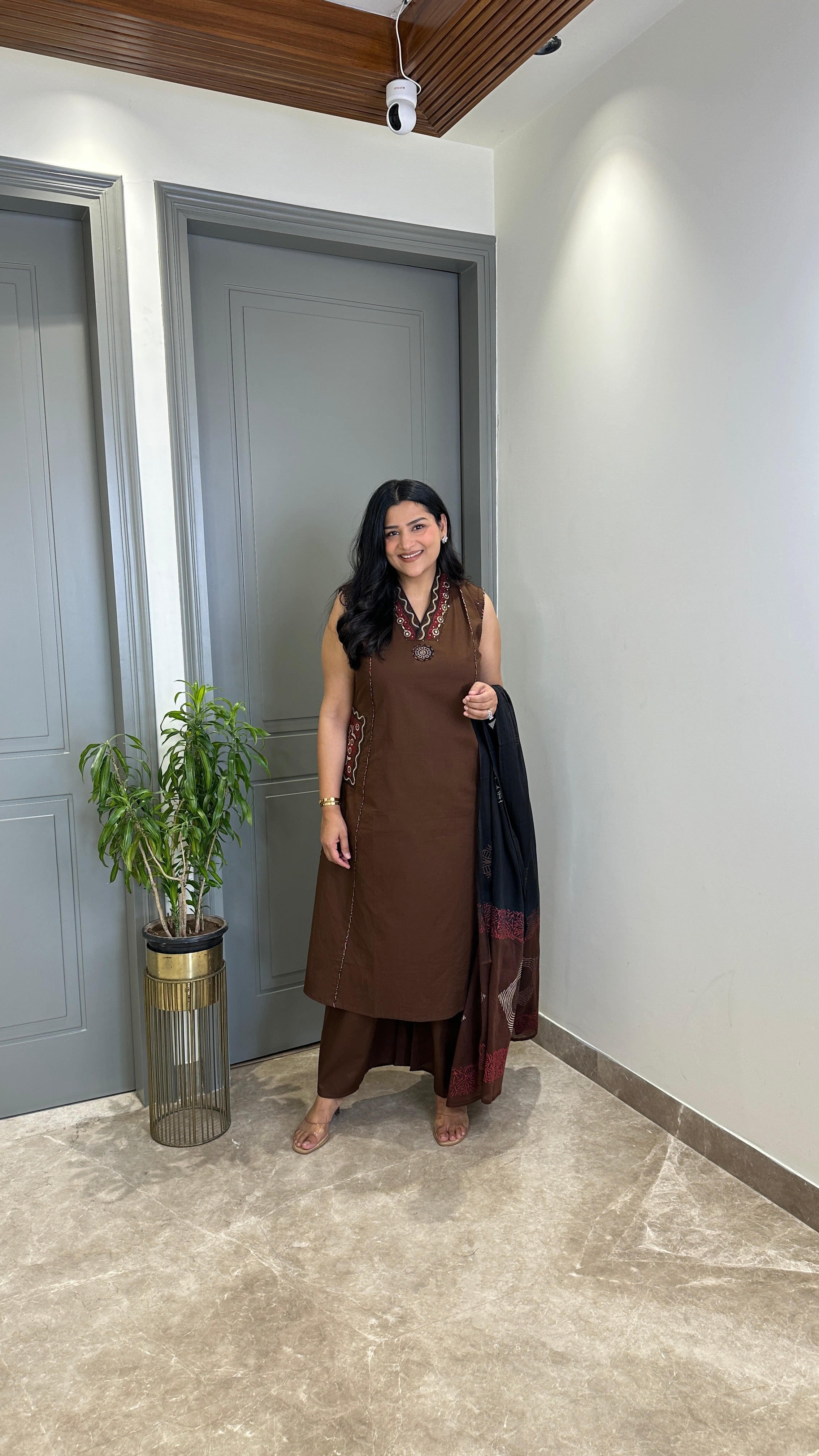 Tara Brown Cutsleeve Suit Set shrisa.in