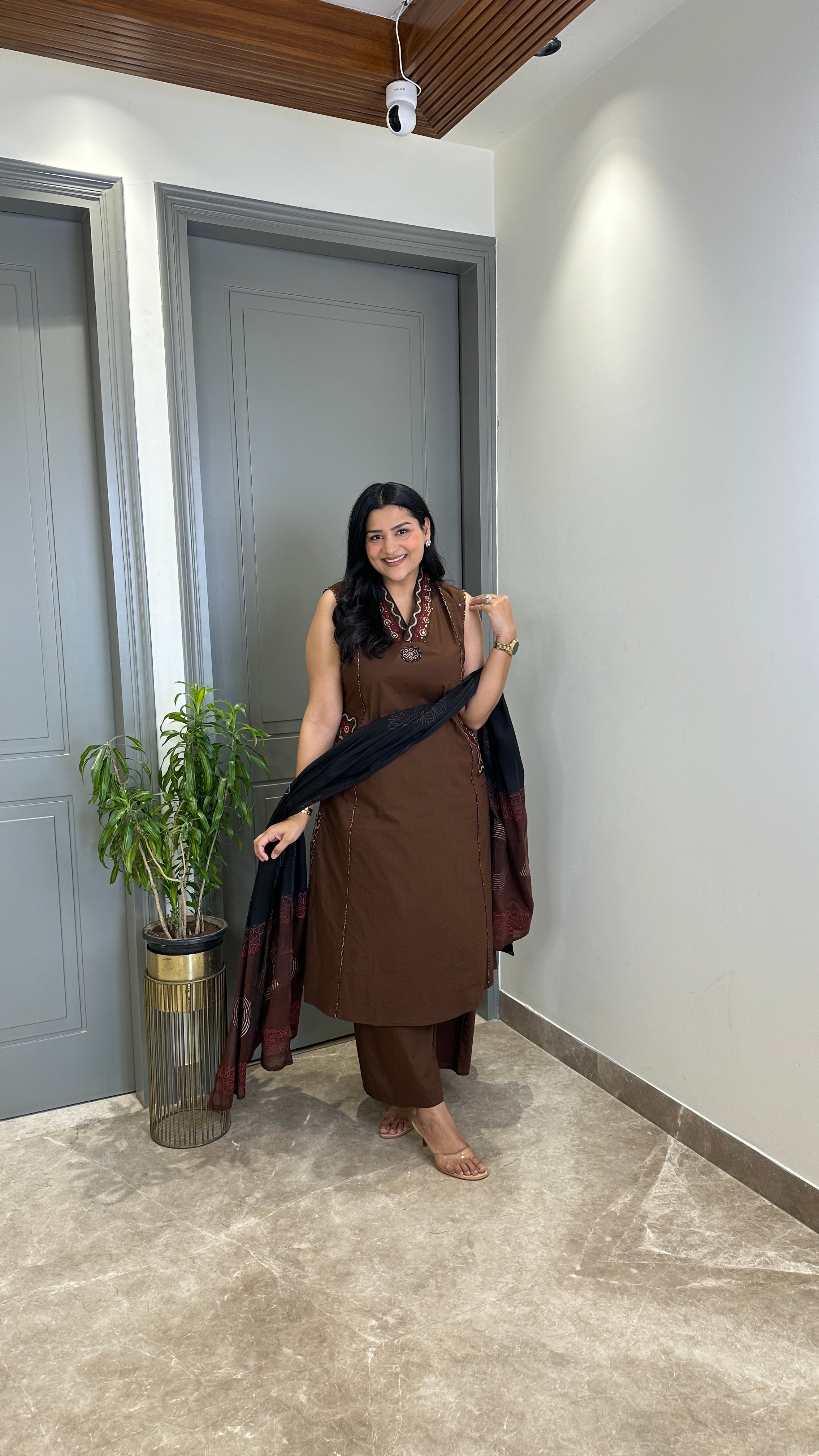 Tara Brown Cutsleeve Suit Set shrisa.in