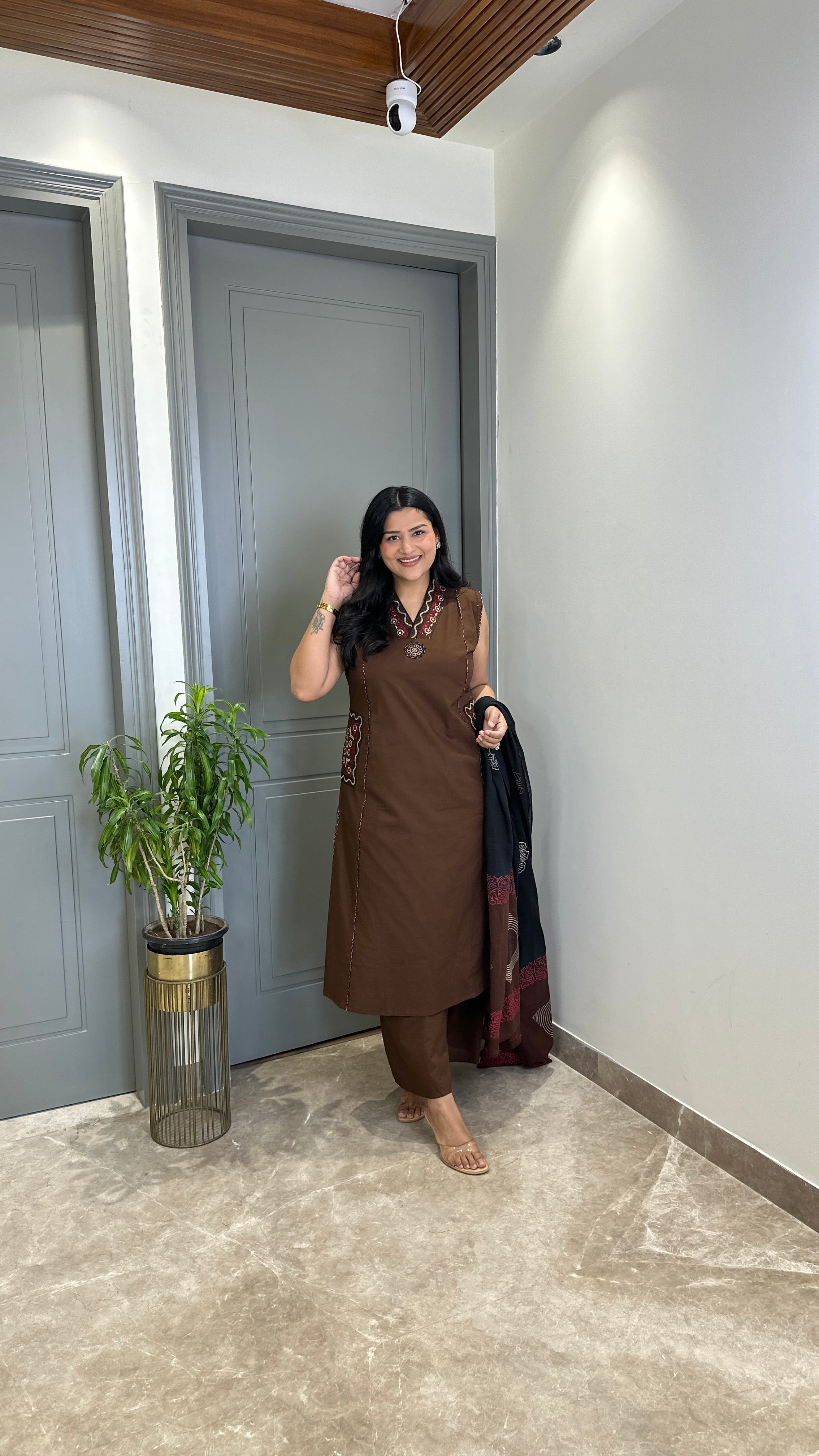 Tara Brown Cutsleeve Suit Set shrisa.in