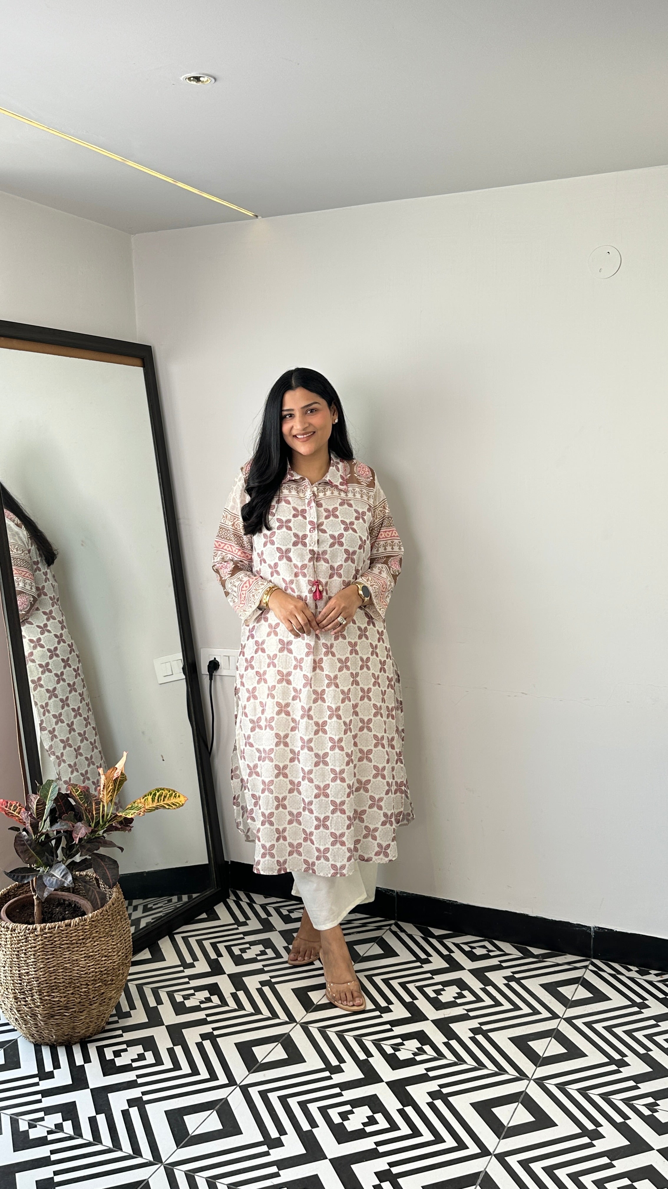 Soft Ivory & Pink Collar Kurta Pants shrisa.in